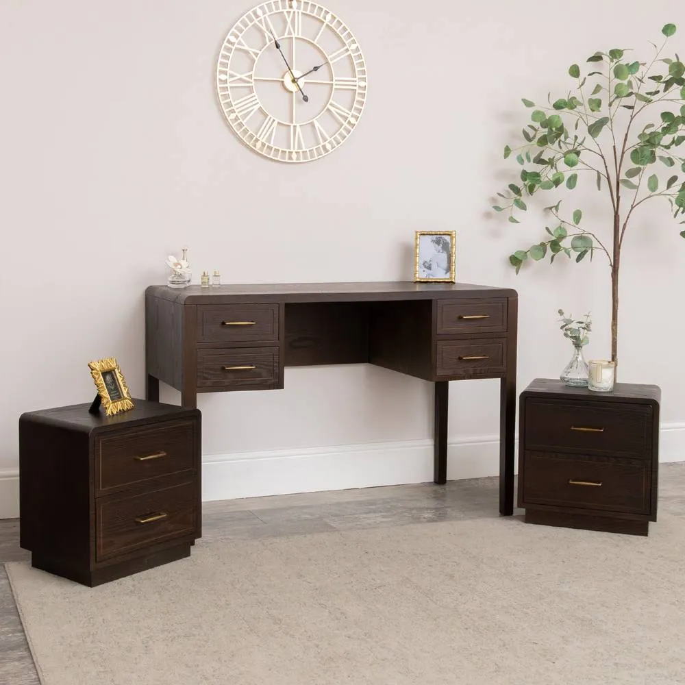 Melody Maison Dark Wood Dressing Table & Pair Of Bedside Tables - Kingsley Range in Brown