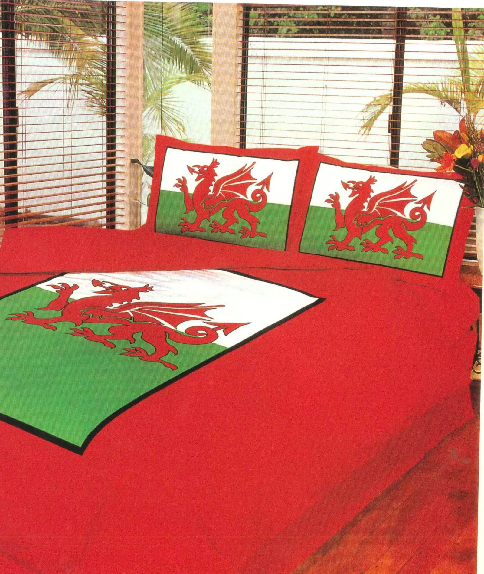 Velosso Welsh Dragon Cotton Rich Printed Duvet Cover & Pillowcase Set in Red