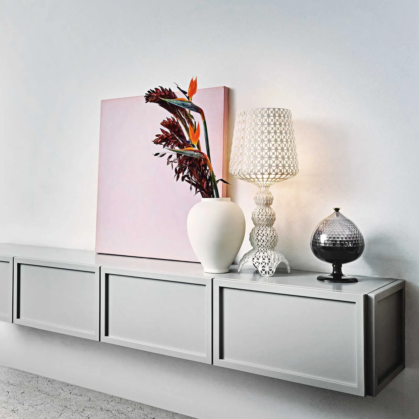 Kartell Mini Kabuki Table Lamp 30X70 White | Barker & Stonehouse 2