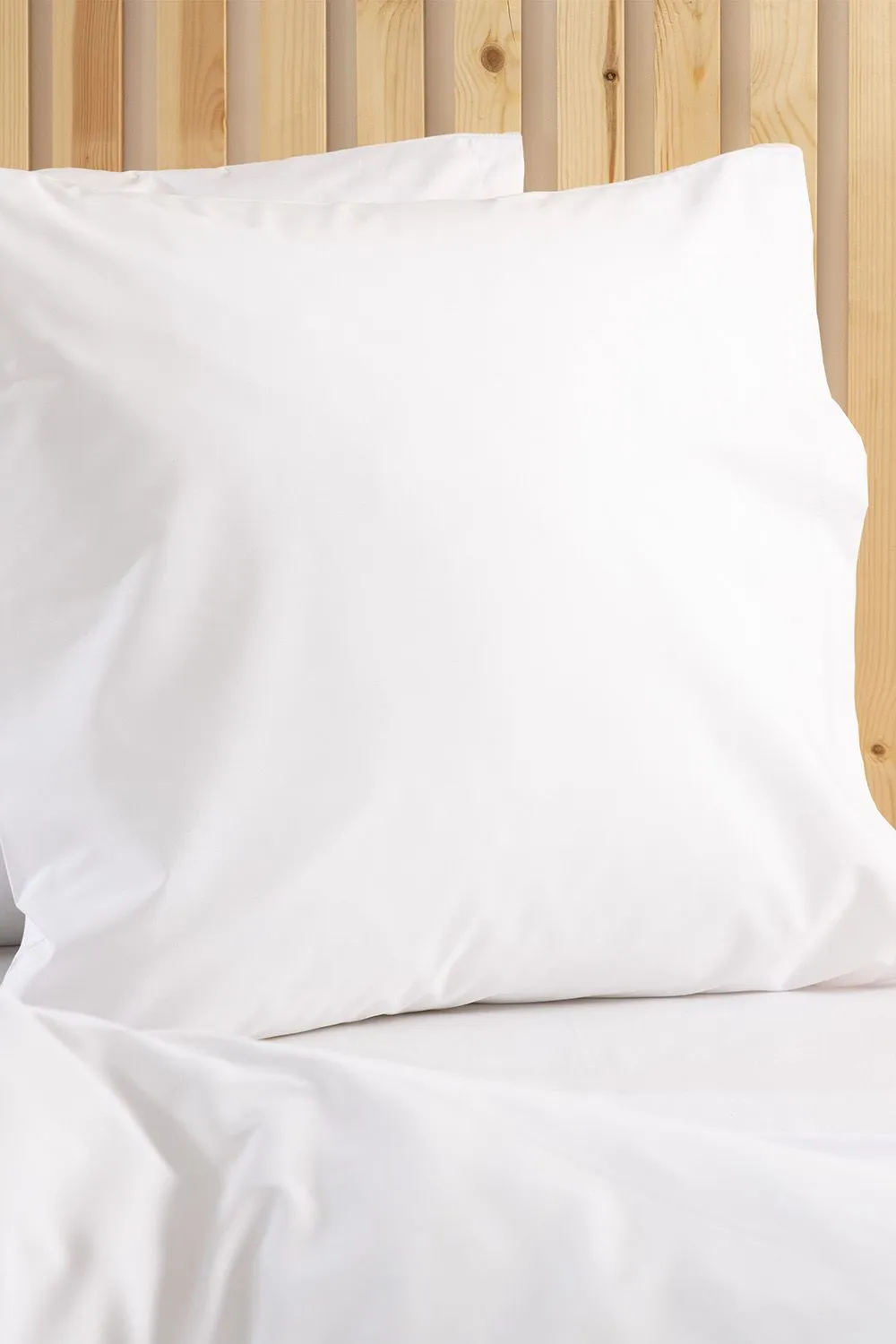 Belledorm Easy Care 200 Thread Count Cotton Polyester Percale Continental Pillowcase in White