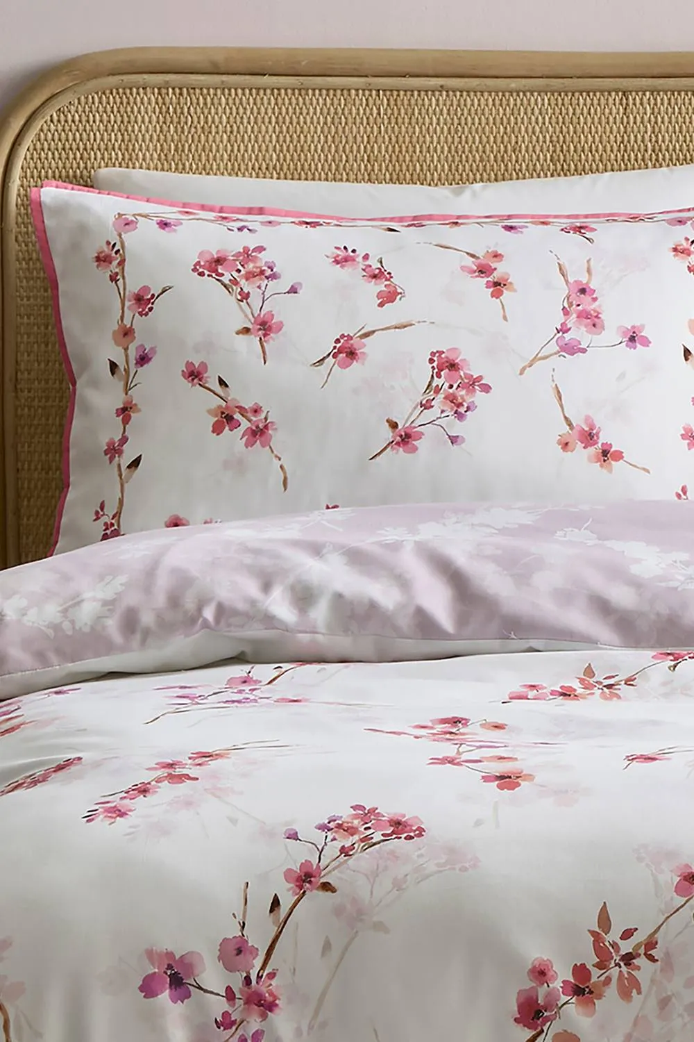 Appletree 'Blossom Flower' 100% Cotton Duvet Cover Set in White 2