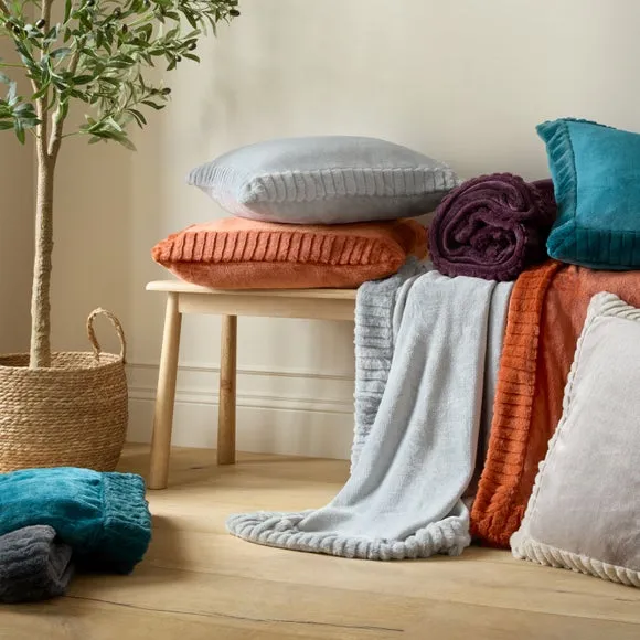 Catherine Lansfield Faux Velvet 150cm x 200cm Throw Blanket 4