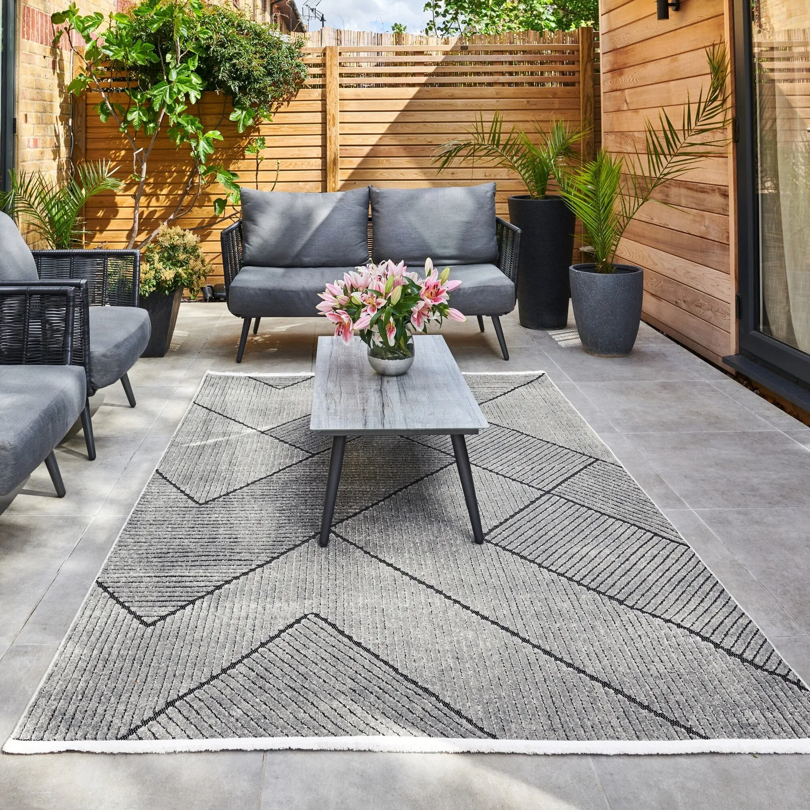 Jazz Chevron Indoor Outdoor Rug 1
