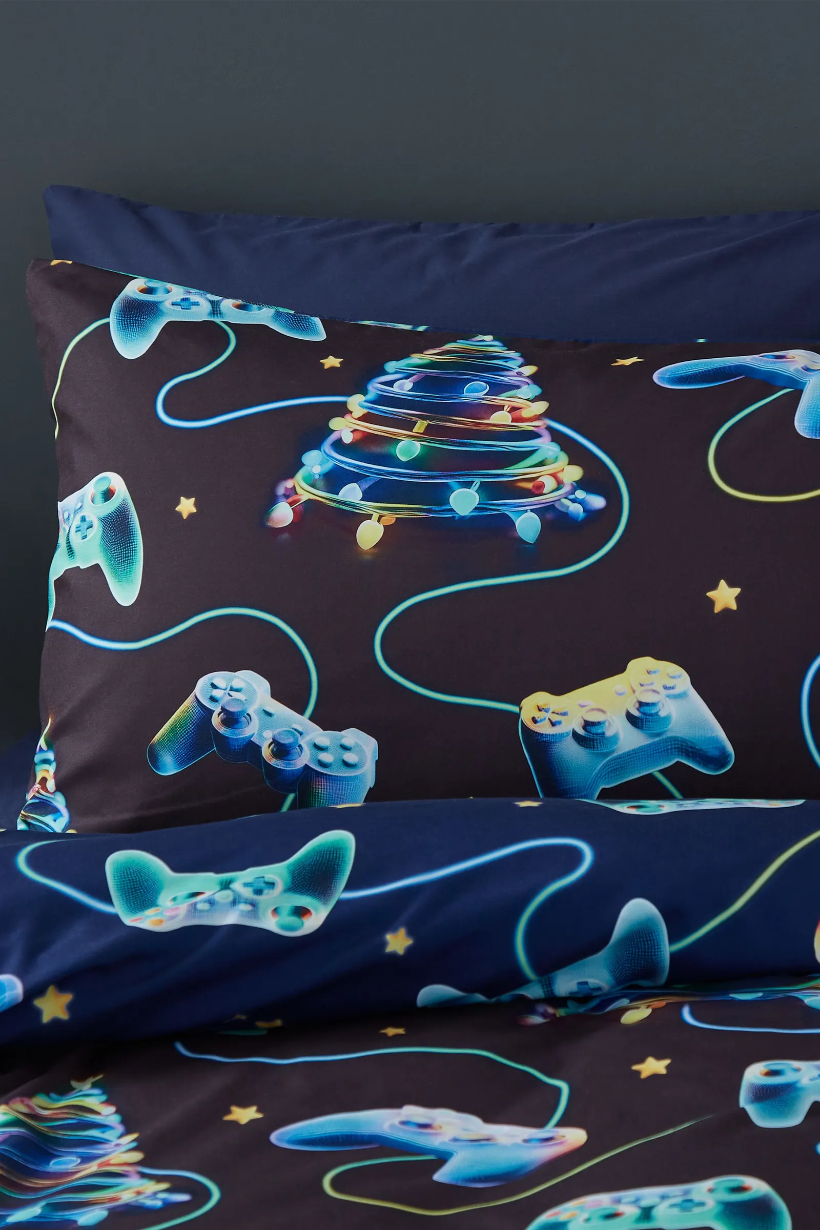 Catherine Lansfield 'Christmas Gamer' So Soft Reversible Duvet Cover Set in Navy 3