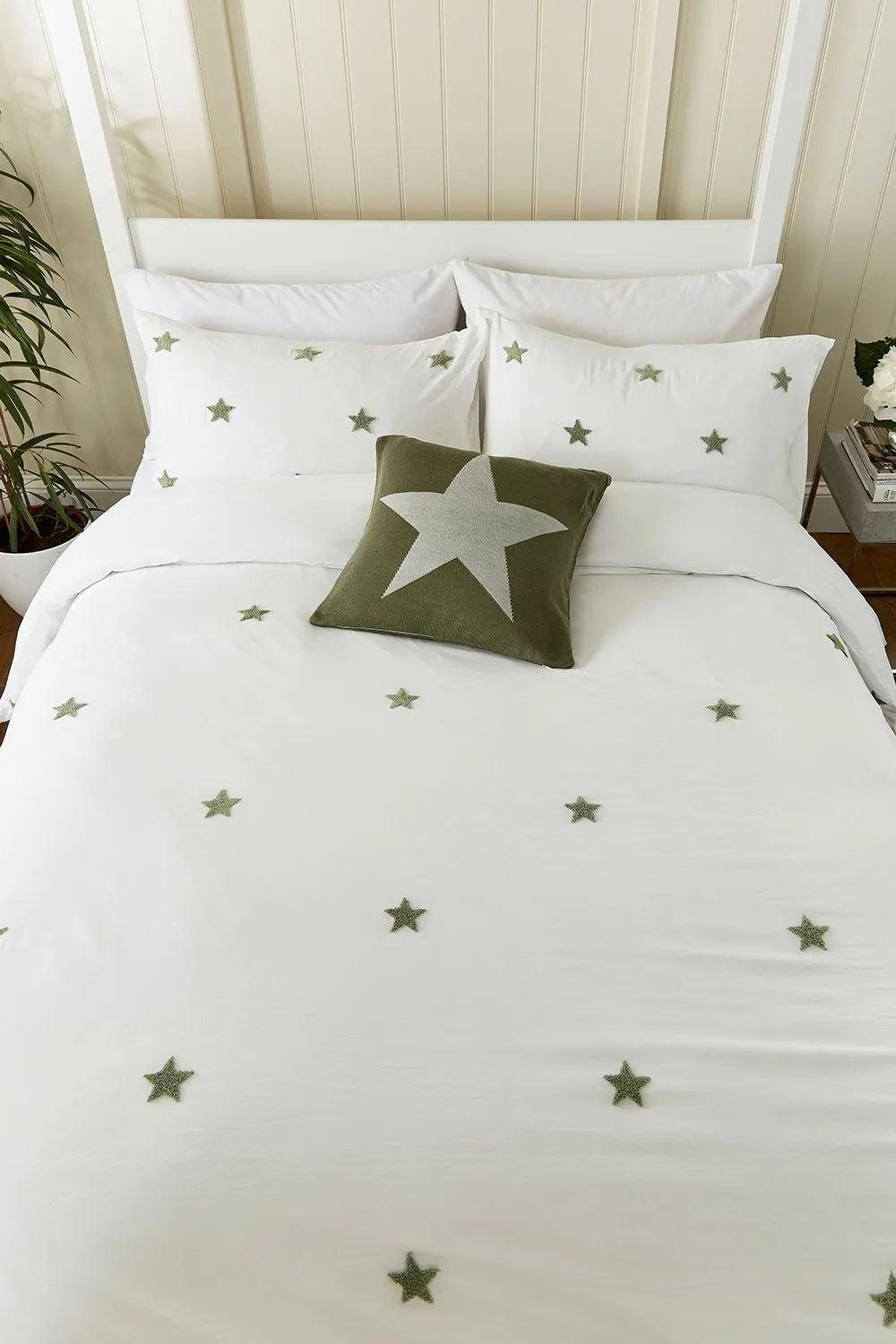 Helena Springfield 'Star' Knit Cushion in Green 3