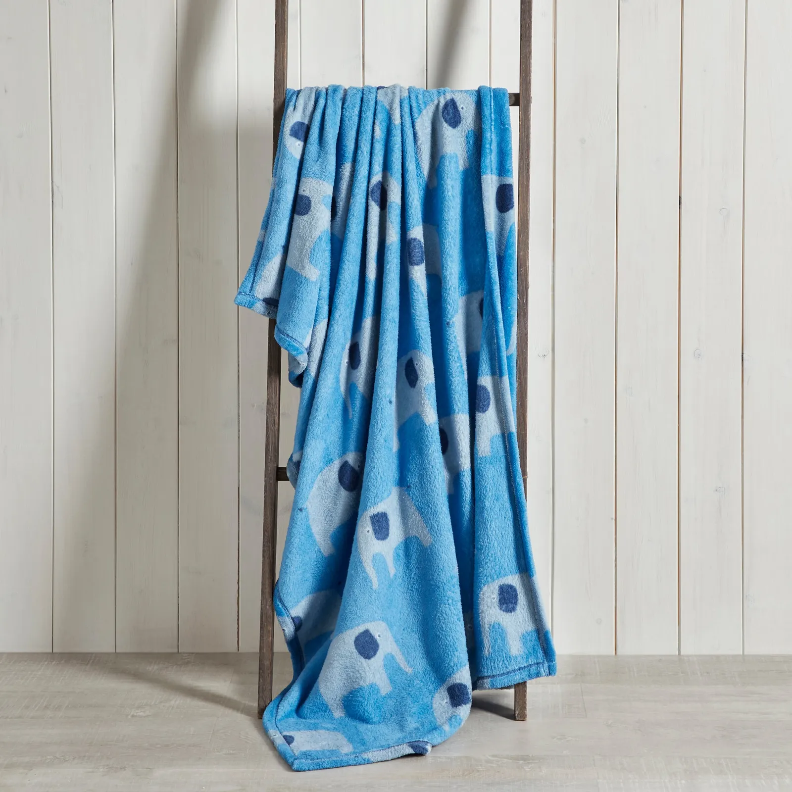 Elephant Fleece Blanket Light Blue