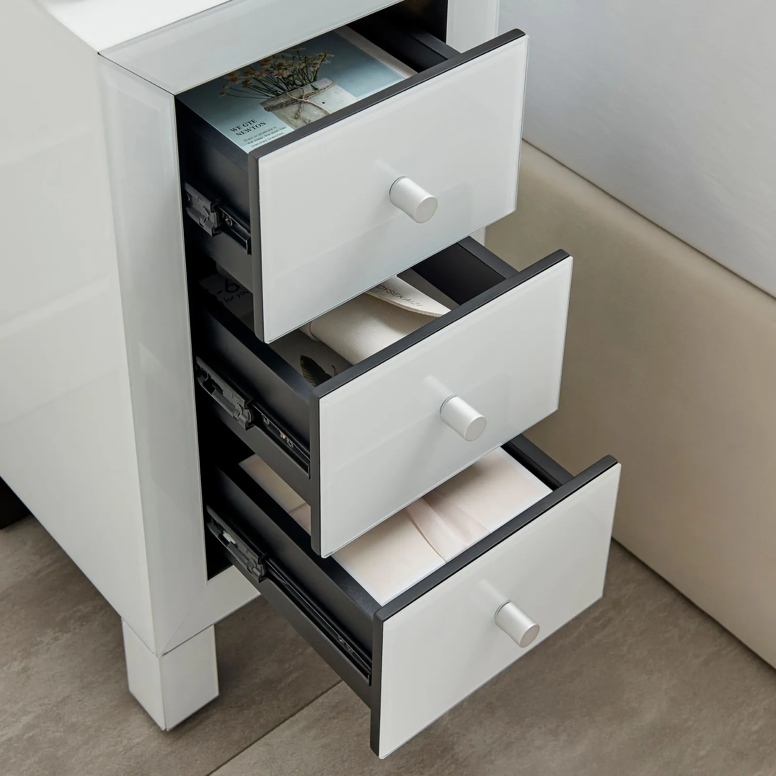 FurnitureboxUK Lexi Small Slimline 3 Drawer Wooden Bedside Table With A Modern Mirrored Finish in White 4