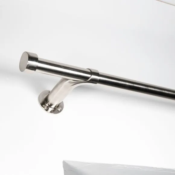 Trinity Room Darkening Extendable Metal Eyelet Curtain Pole 2
