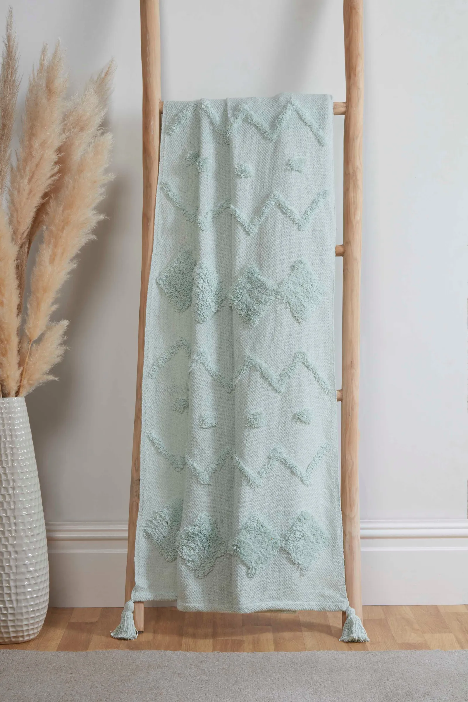 Rapport Home Juniper Cotton Tufted Patterned Throw in Aqua