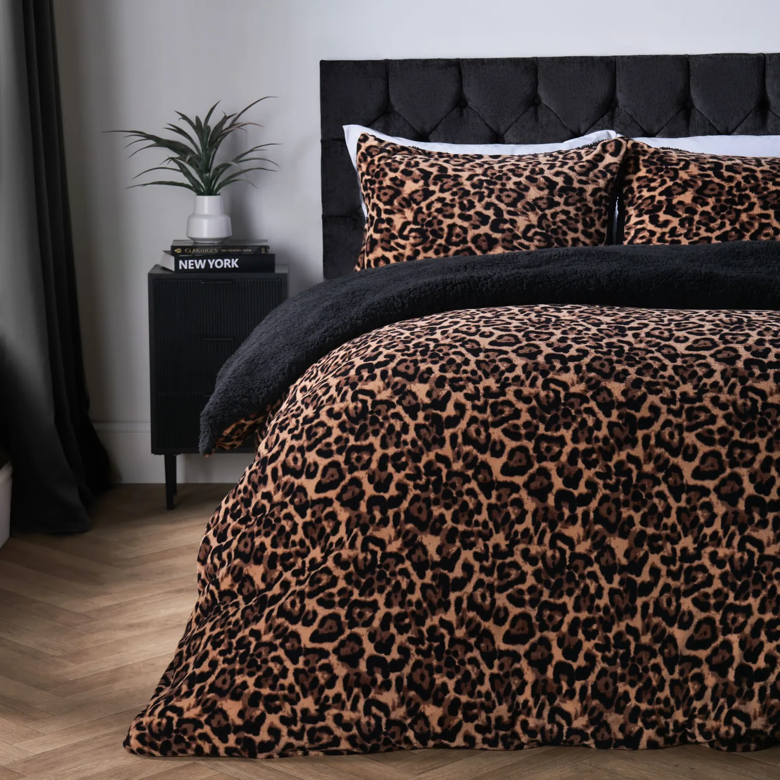 OHS Leopard Sherpa Fleece Reversible Duvet Cover Set with Pillowcase in Natural