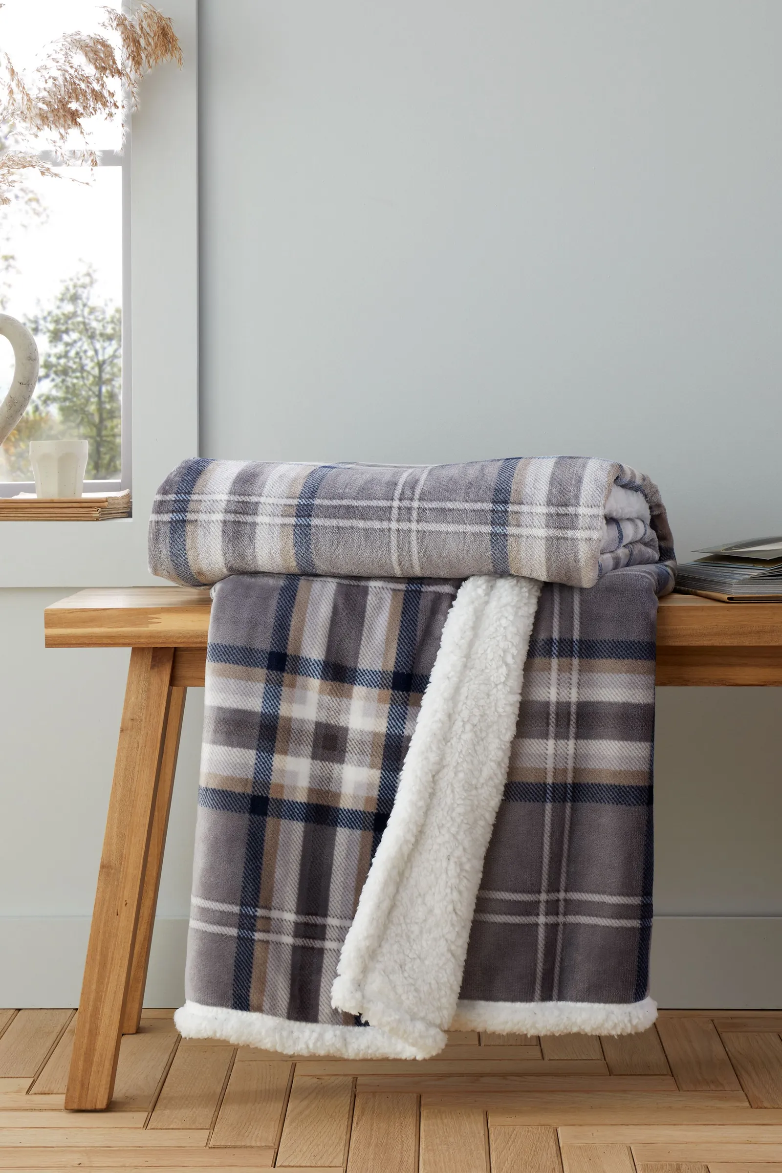 Catherine Lansfield 'Cosy Kelso Check' Blanket Throw in Charcoal