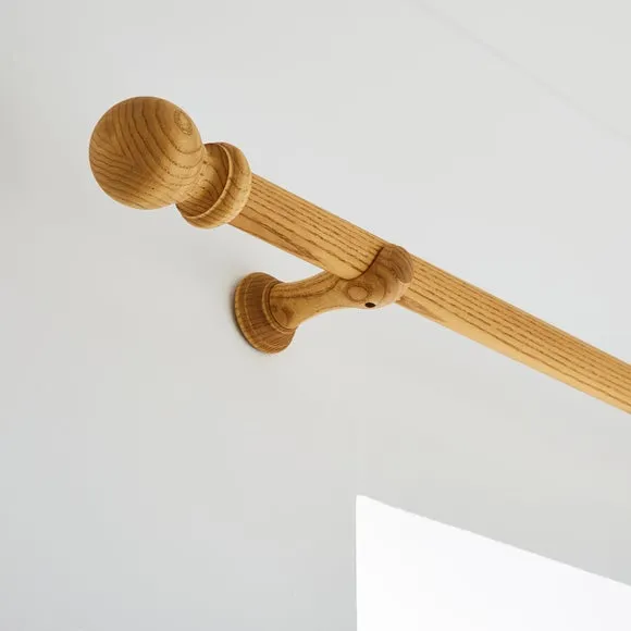 Tilton Wood Curtain Pole 1