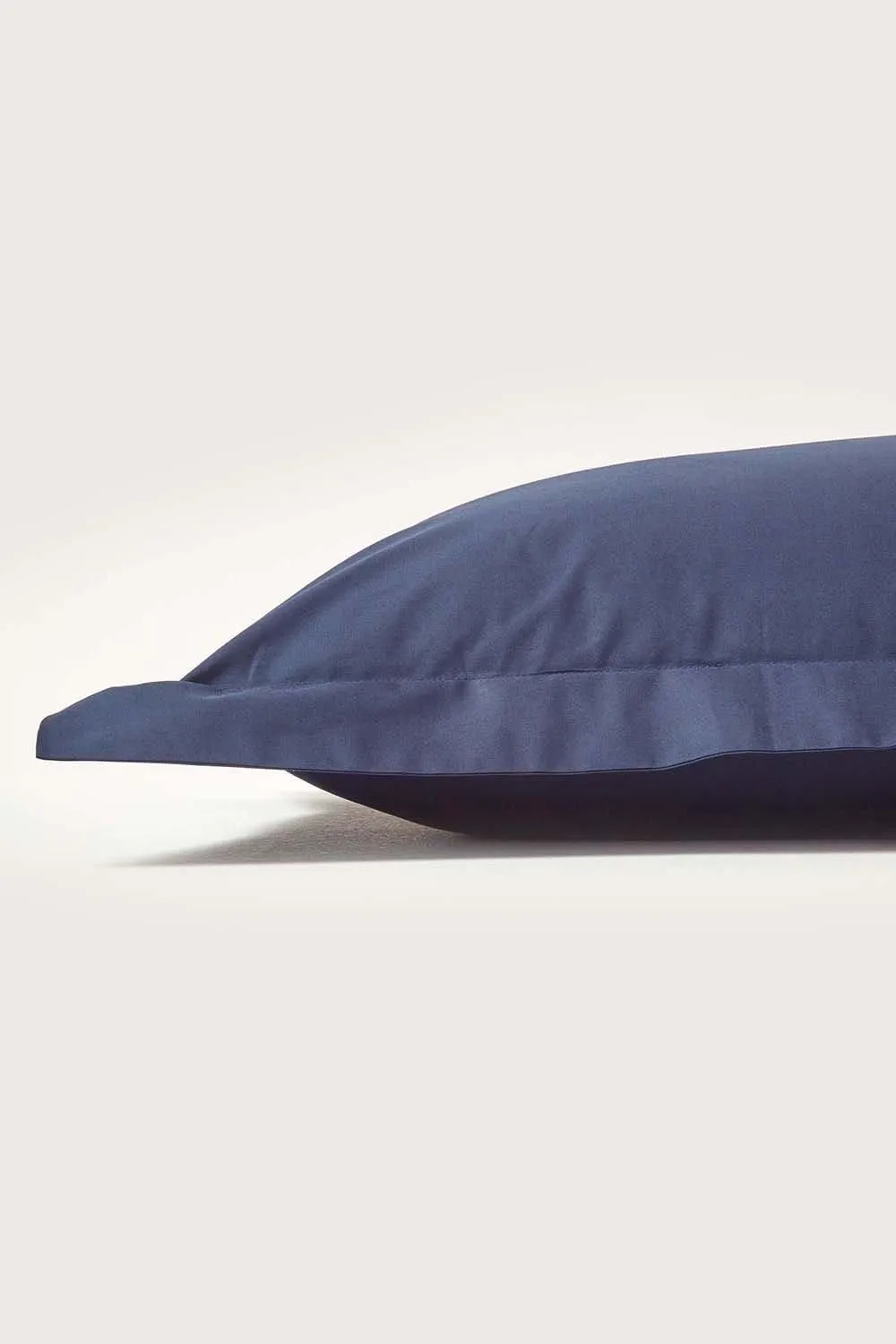 Homescapes Egyptian Cotton Oxford Pillowcase 200 TC, King Size in Navy 2