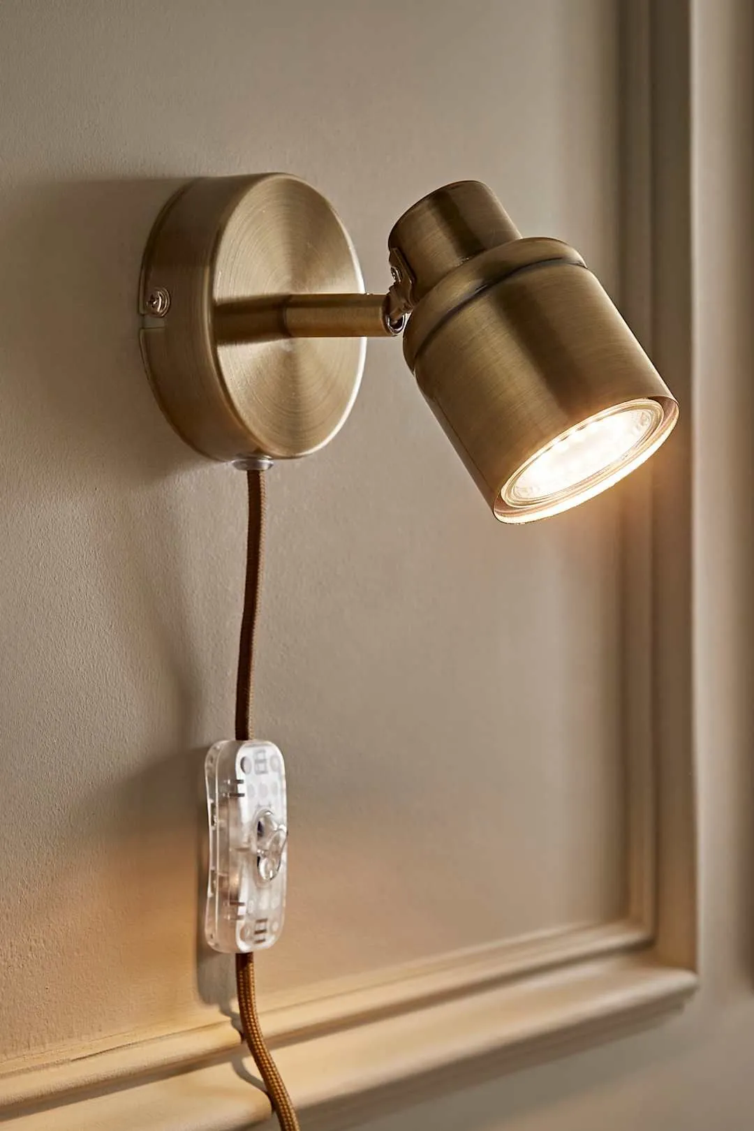 ValueLights Benton Single Adjustable Plug In Spotlight Wall Light in Gold 1