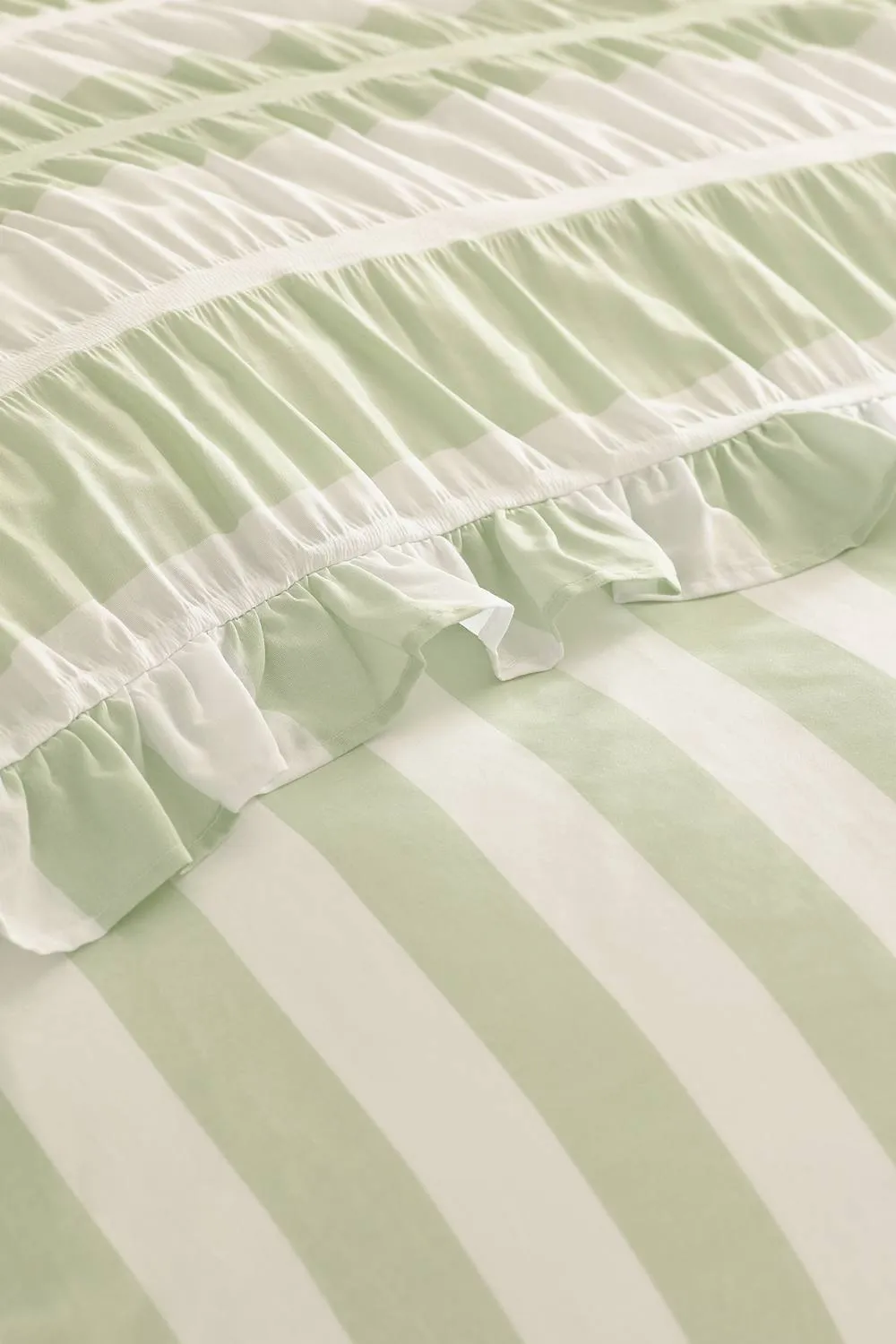 Catherine Lansfield 'Seersucker Frill Stripe' Duvet Cover Set in Green 4