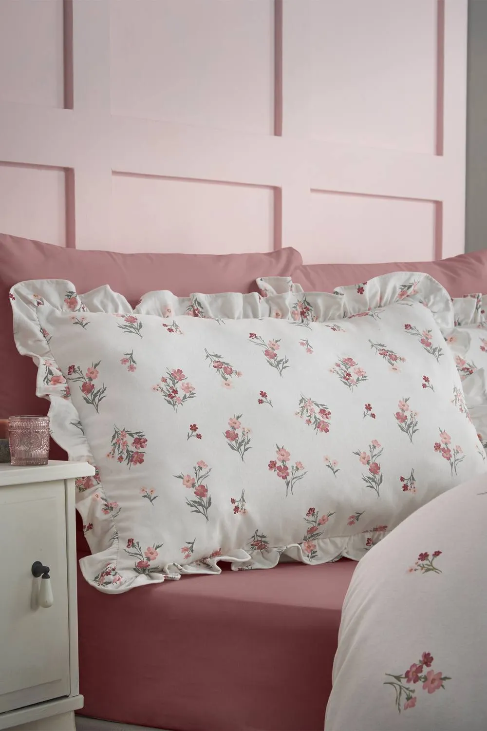 Catherine Lansfield Brushed Ditsy Floral Cotton Reversible Duvet Cover Set in Pink 3