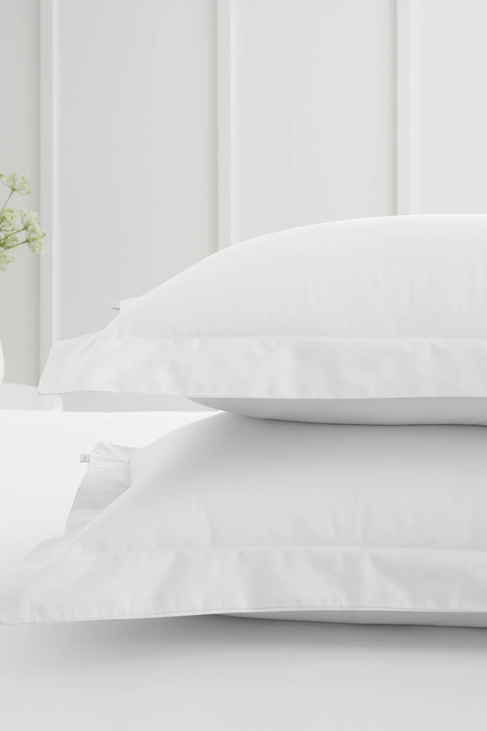 Bianca '200 Thread Count Cotton Percale' Oxford Pillowcases in White 2