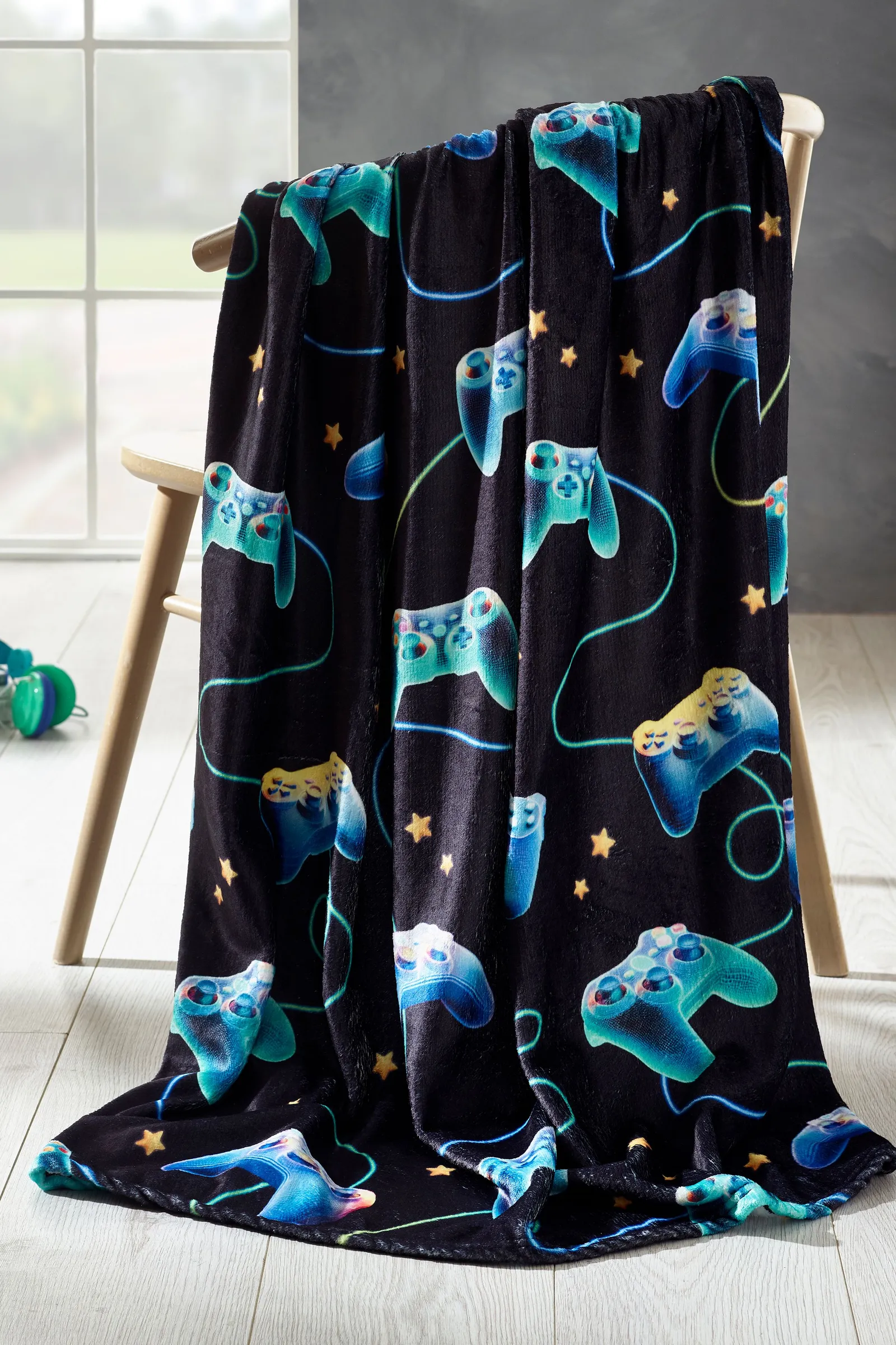 Catherine Lansfield 'Gamer' Cosy Fleece Blanket Throw in Black