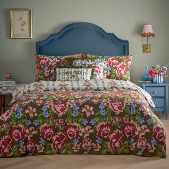 Furn. Feeoni Reversible Duvet Cover and Pillowcase Set