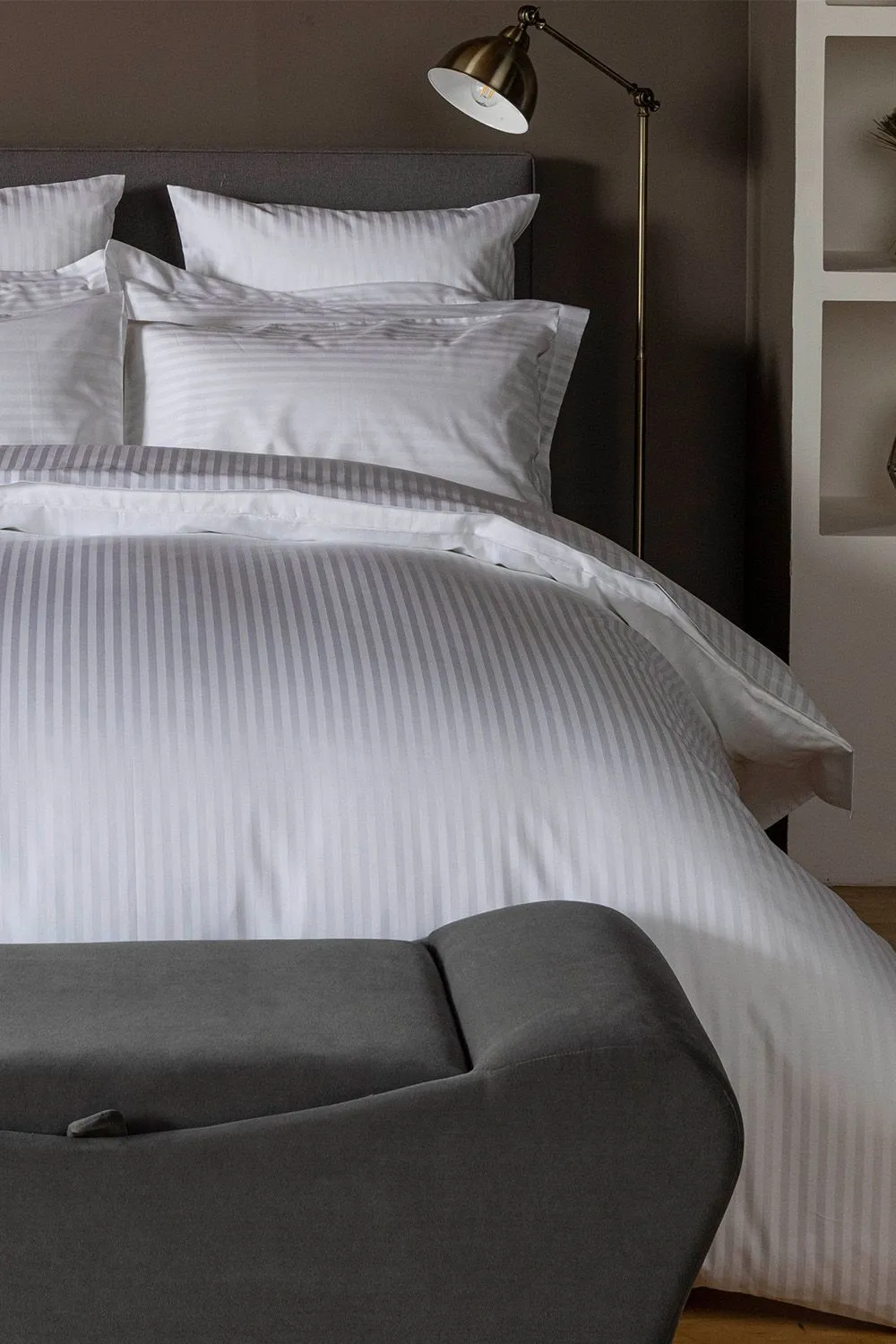 Belledorm Hotel Suite Satin Stripe 540 Thread Count Duvet Cover Set in Charcoal 2