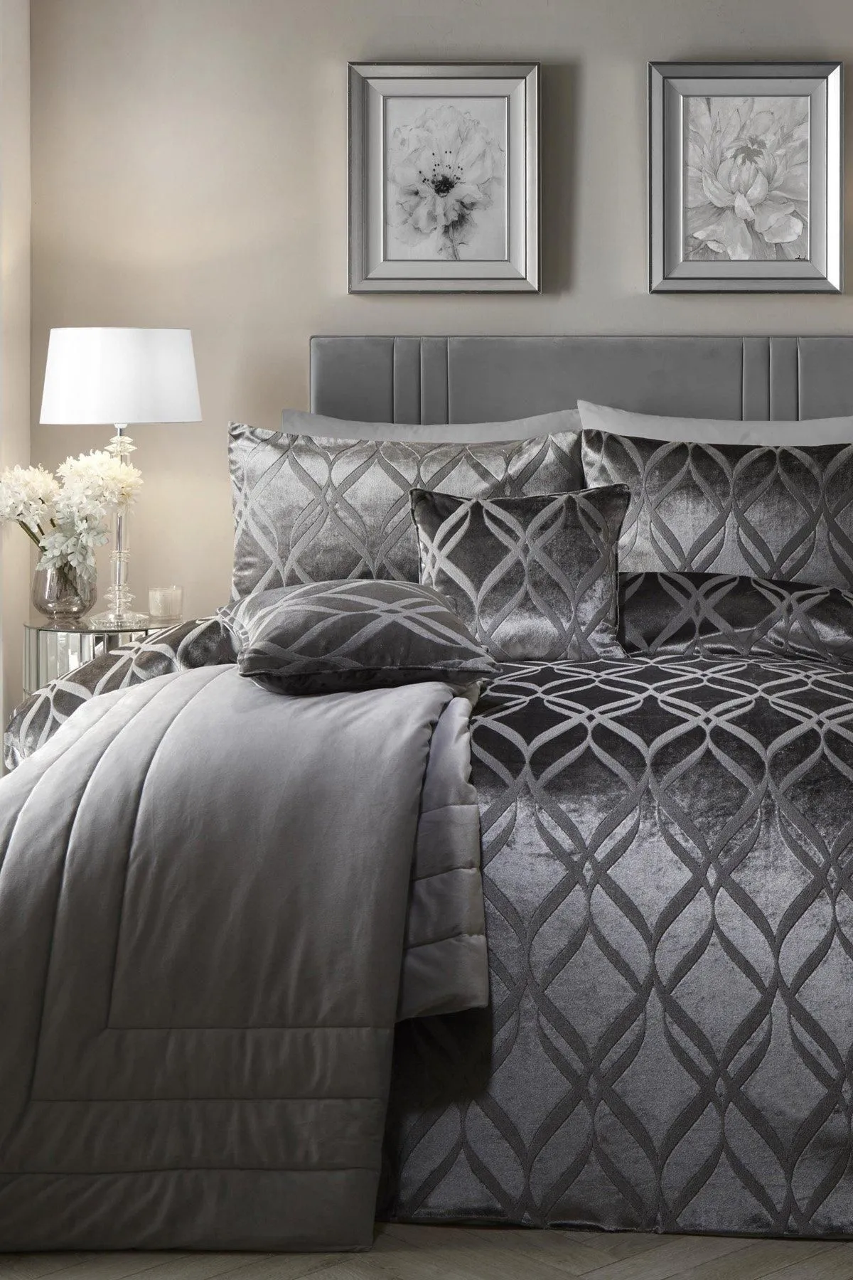 Soiree 'Belfort' Woven Geo Velvet Duvet Cover Set in Dark Grey