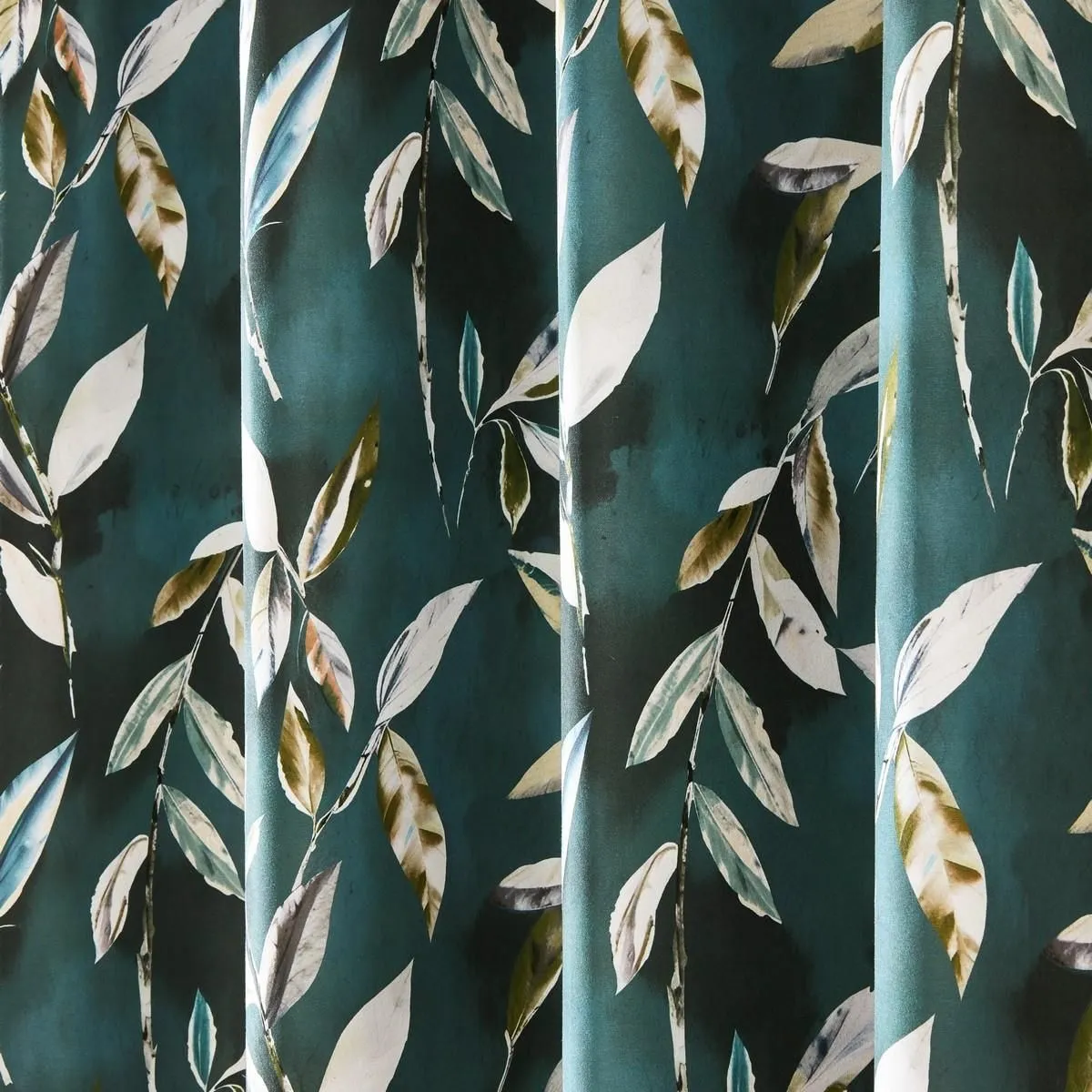 Sundour Madrid Eyelet Curtains in Bottle Green 3