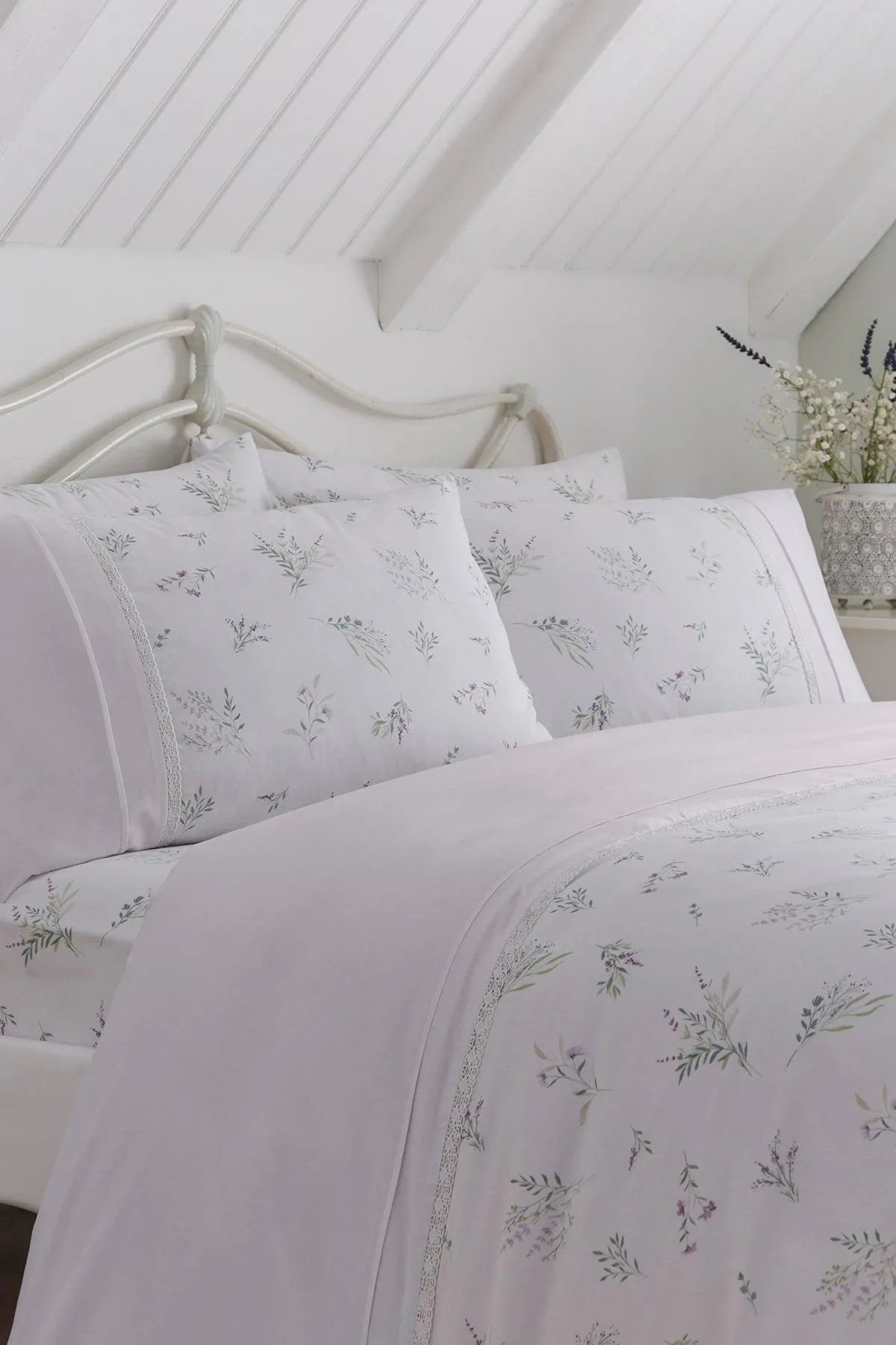 Dreams & Drapes 'Floral Sprig' Lace detail Duvet Cover Set in Lilac 2