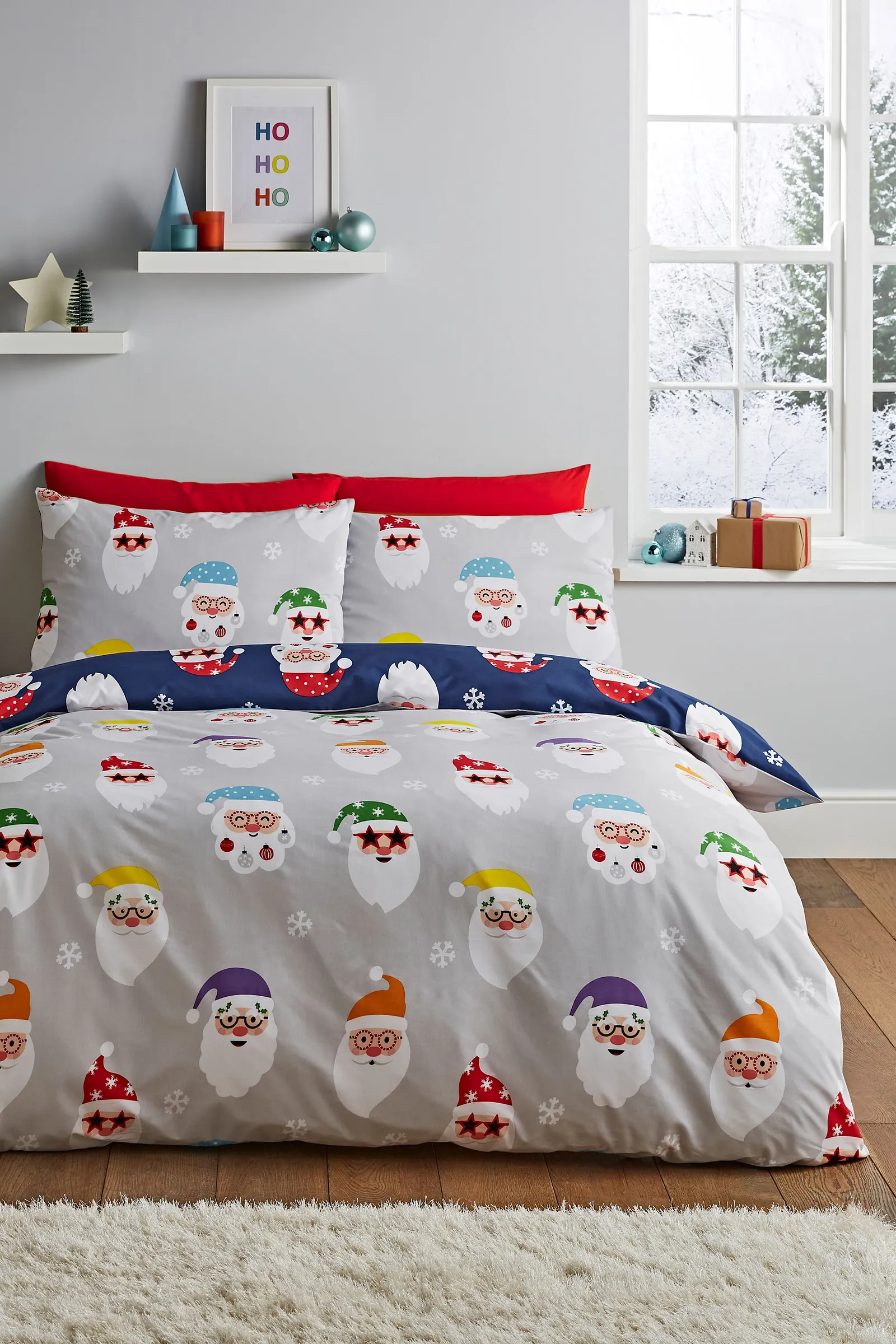 Catherine Lansfield 'Christmas Santa Spec-Tacular' Reversible Duvet Cover Set in Grey 2