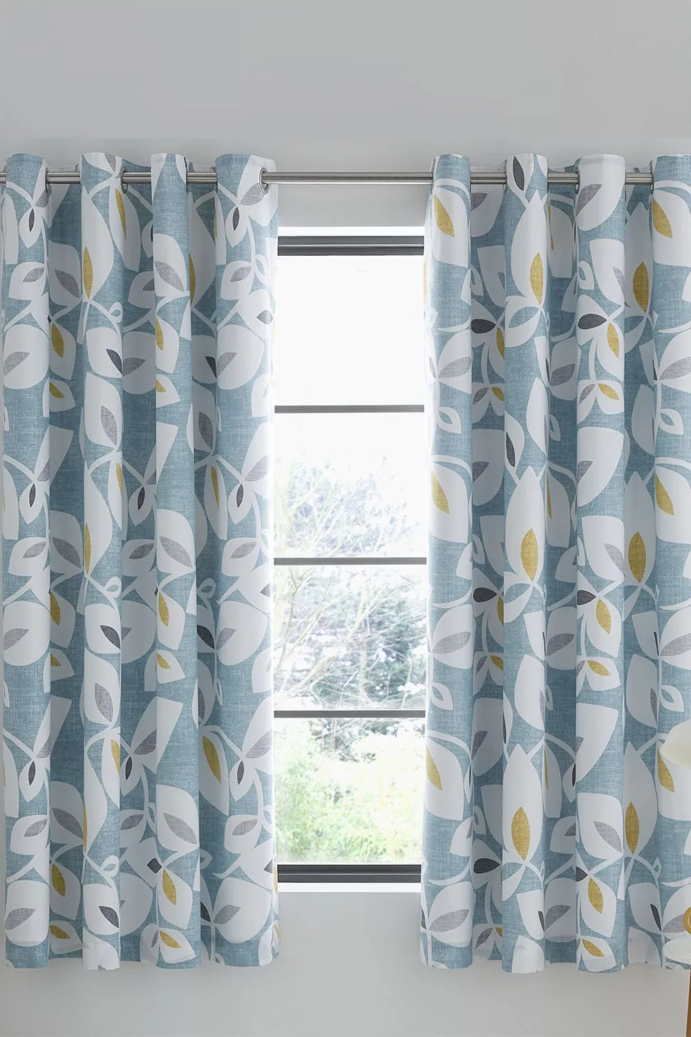 Catherine Lansfield 'Inga Leaf' Lined Eyelet Curtains in Teal