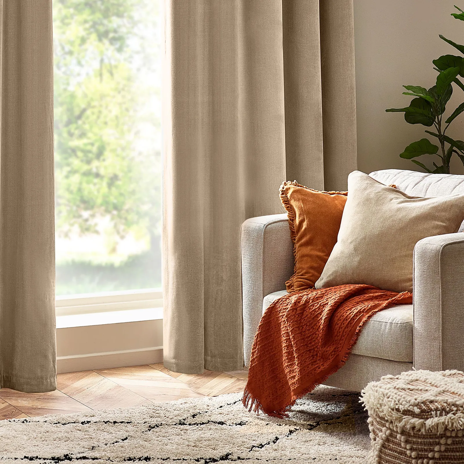 Yard Heavy Chenille Woven Piped Cushion in Natural 5