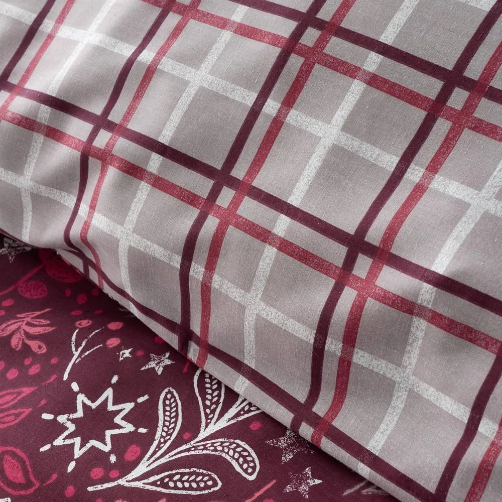 Portfolio Home Winter Stags Christmas Red Duvet Cover Set in Burgundy 4