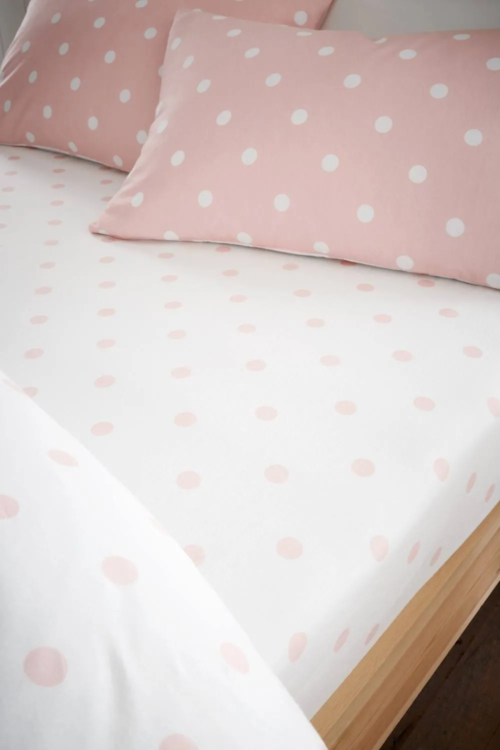 Catherine Lansfield Polka Dot 100% Brushed Cotton Fitted Sheet in Pink 1