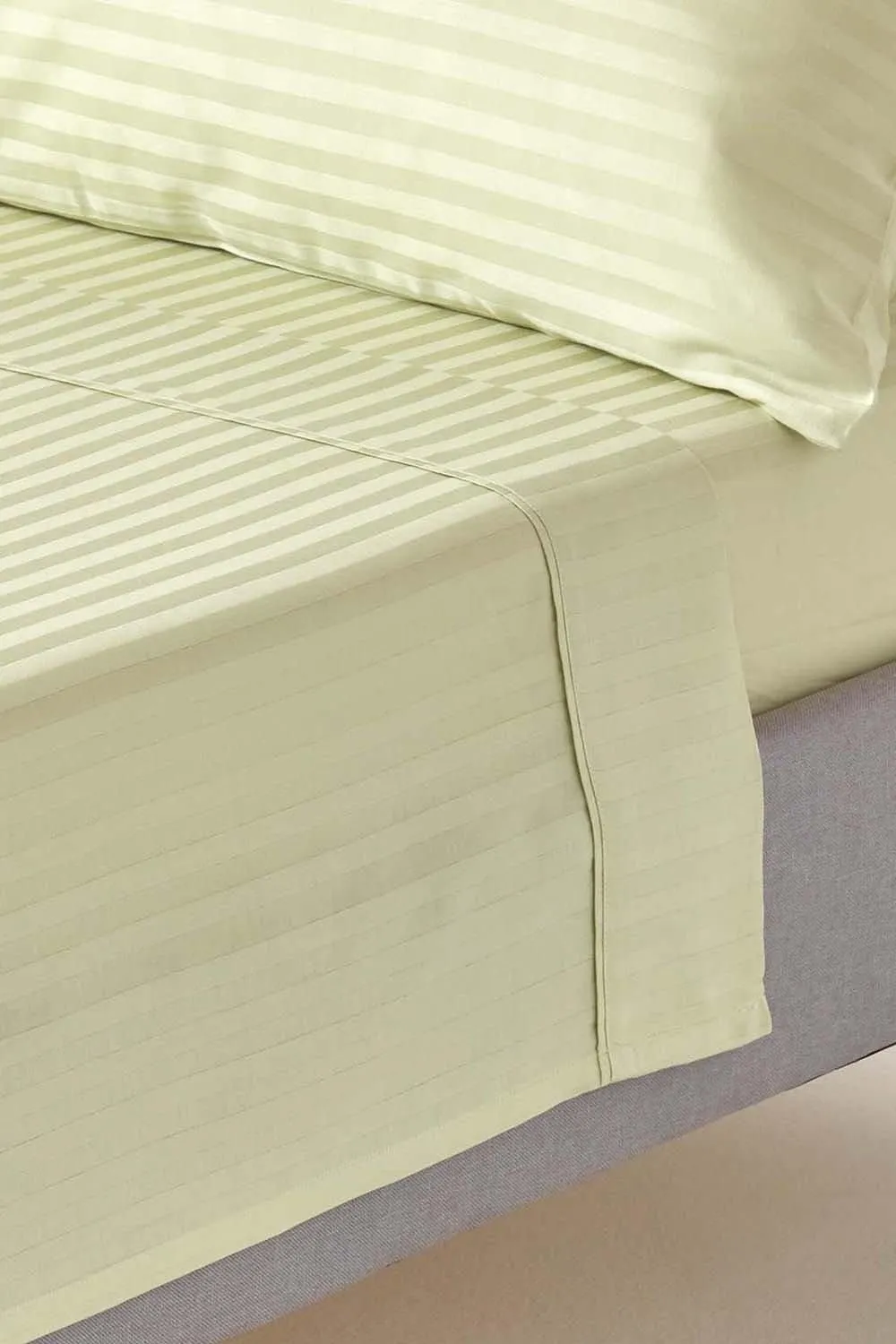 Homescapes Egyptian Cotton Satin Stripe Flat Sheet 330 Thread Count in Green 1