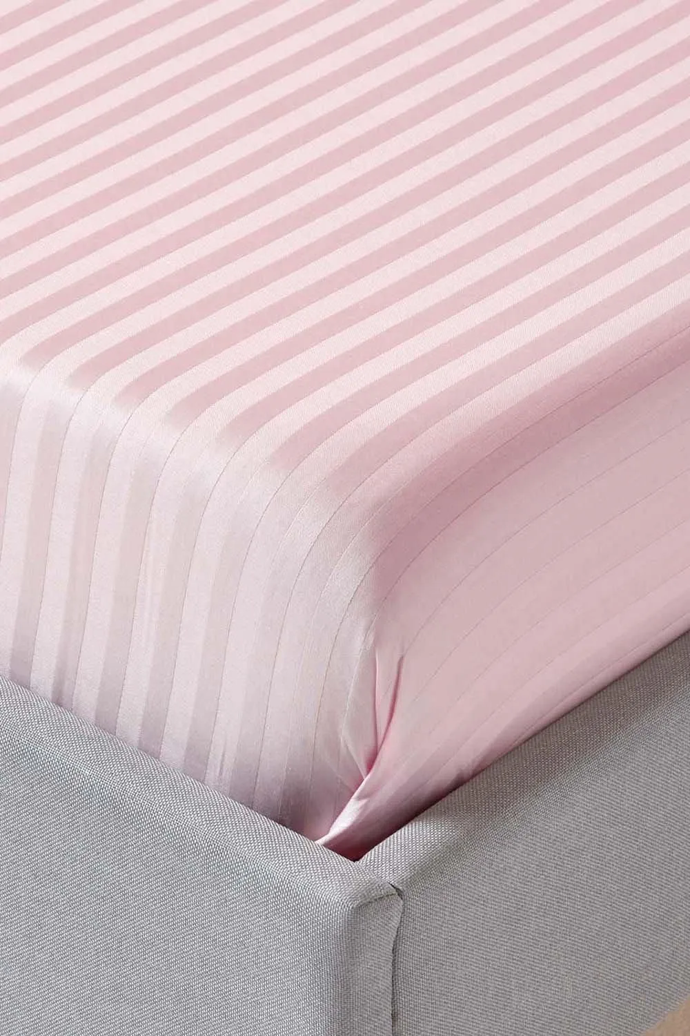 Homescapes Egyptian Cotton Satin Stripe Flat Sheet 330 Thread Count in Pink 2