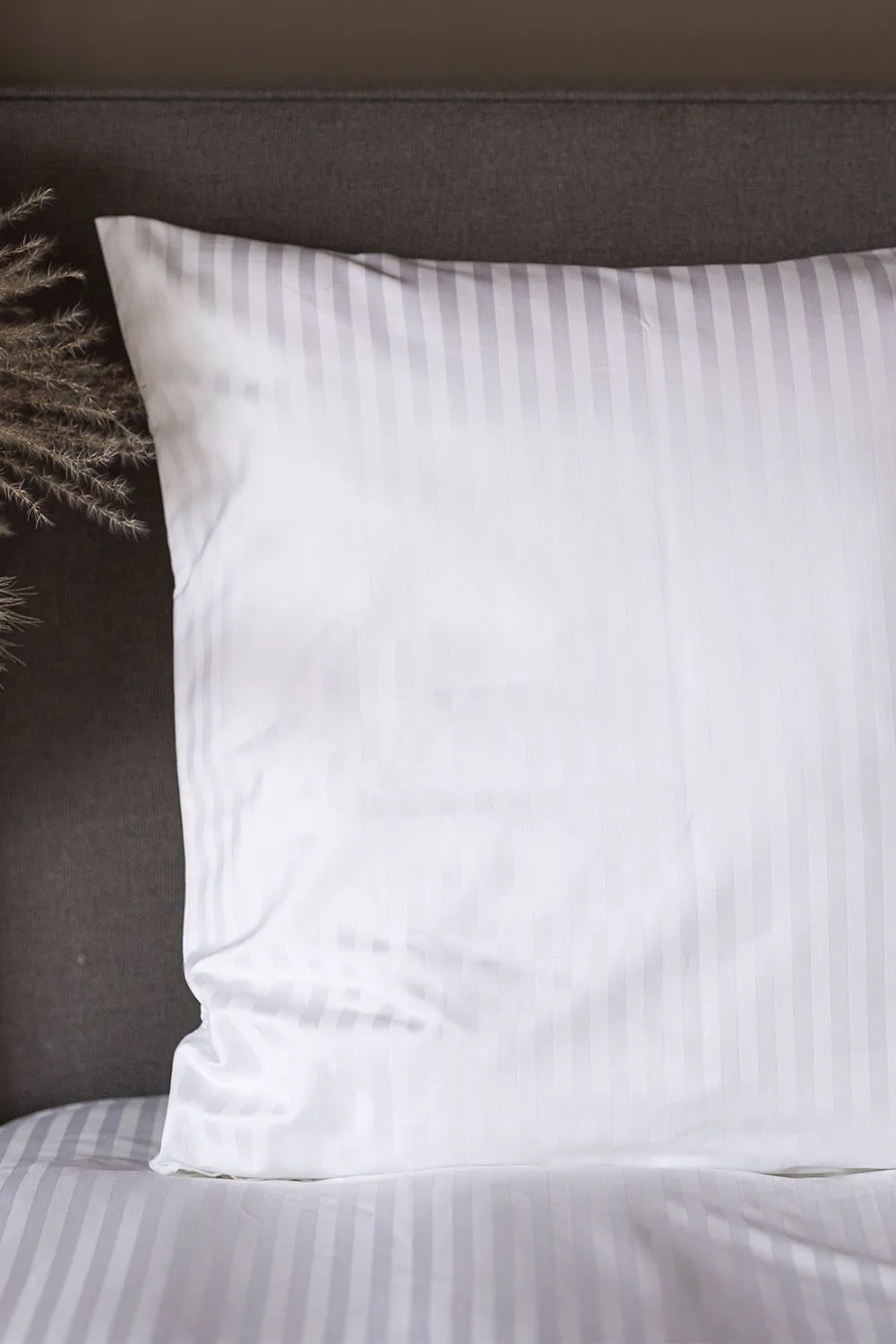 Belledorm Hotel Suite Satin Stripe 540 Thread Count Continental Pillowcase in Charcoal 2