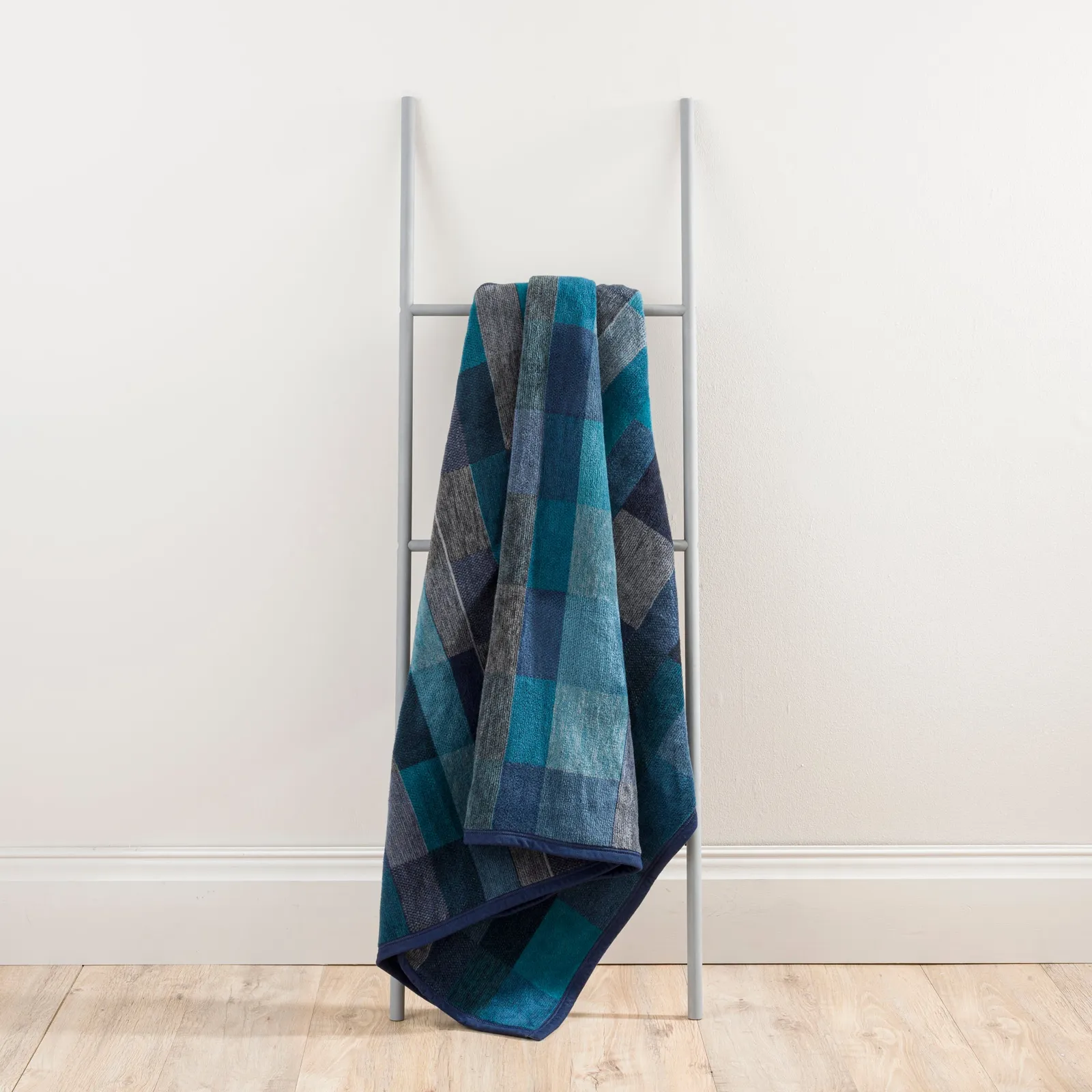 Thermosoft Navy Check Blanket Navy and Grey
