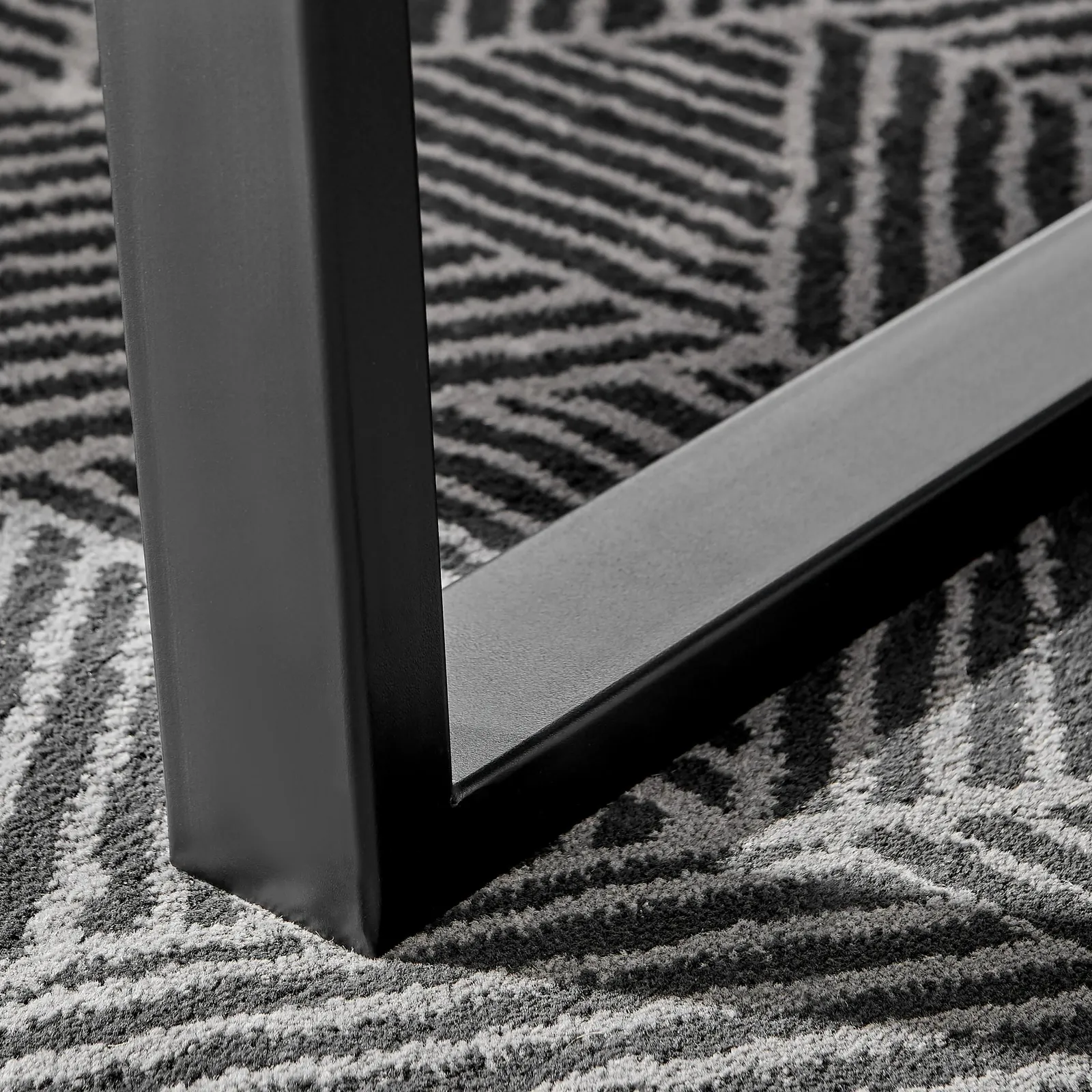 FurnitureboxUK Kylo Brown Wood Effect Dining Table With Black 'U' Legs & 4 Pesaro Velvet Chairs in Navy 6