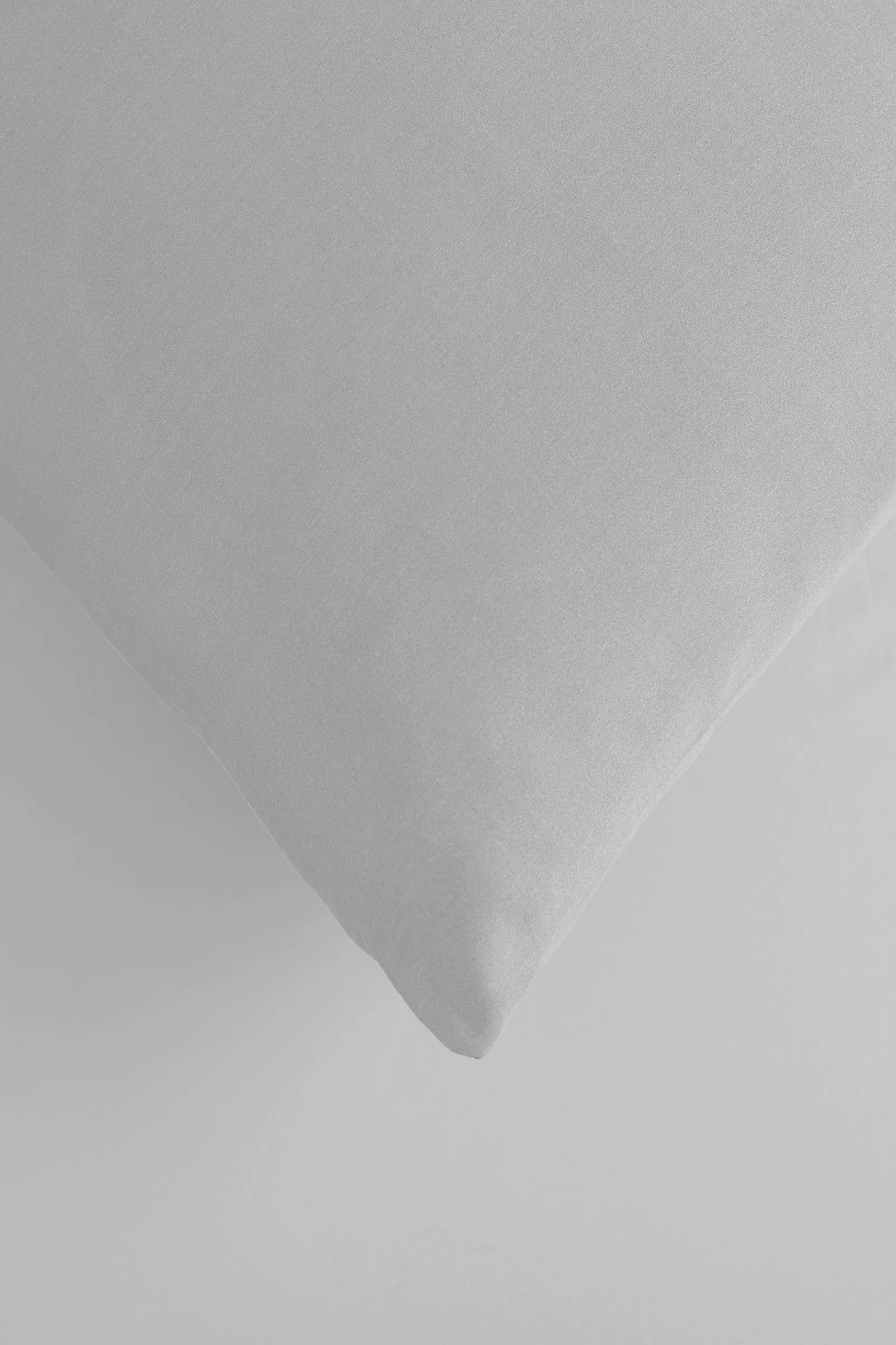 Bianca 400 Thread Count Cotton Sateen Standard Pillowcases in Grey 3