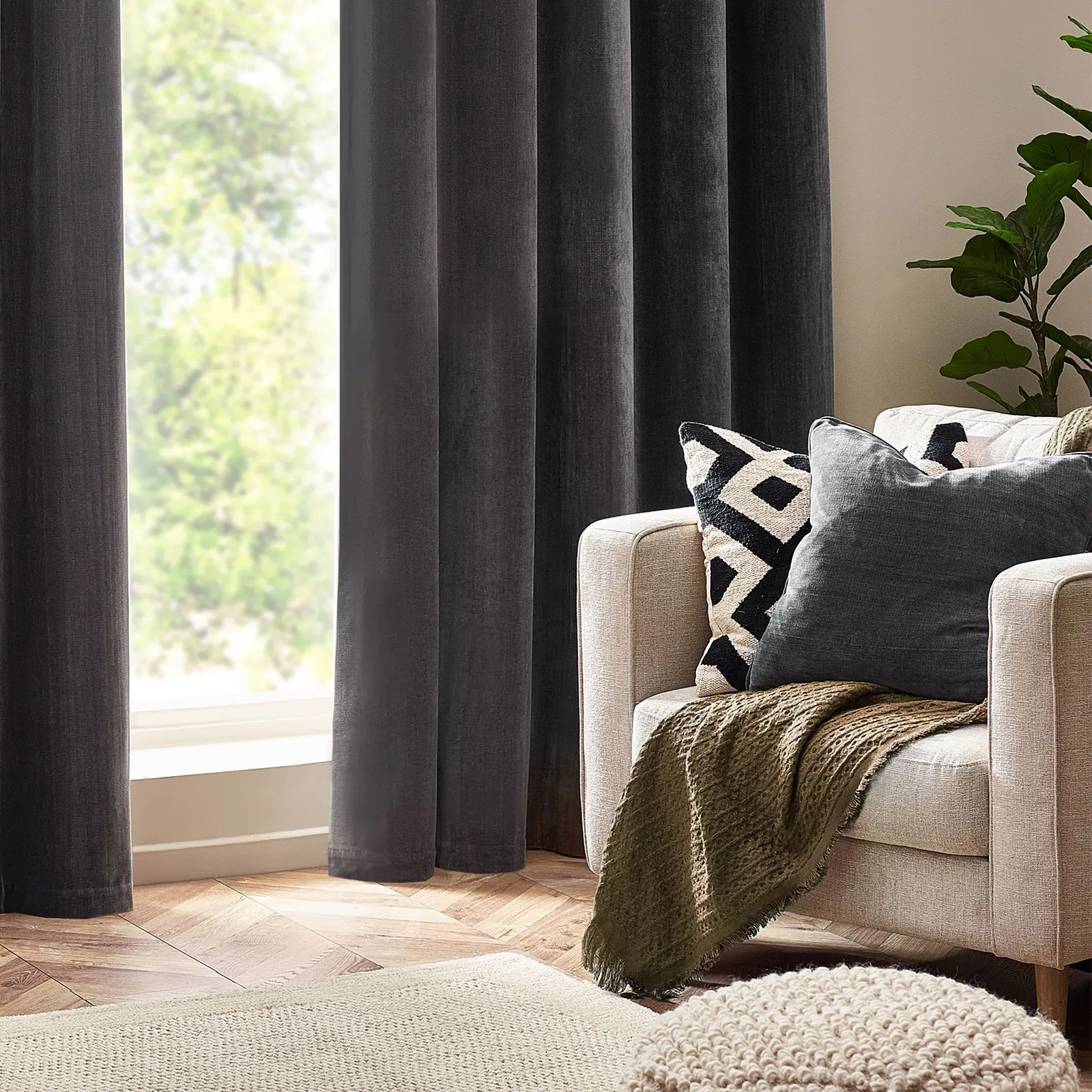 Yard Heavy Chenille Woven Piped Cushion in Charcoal 5