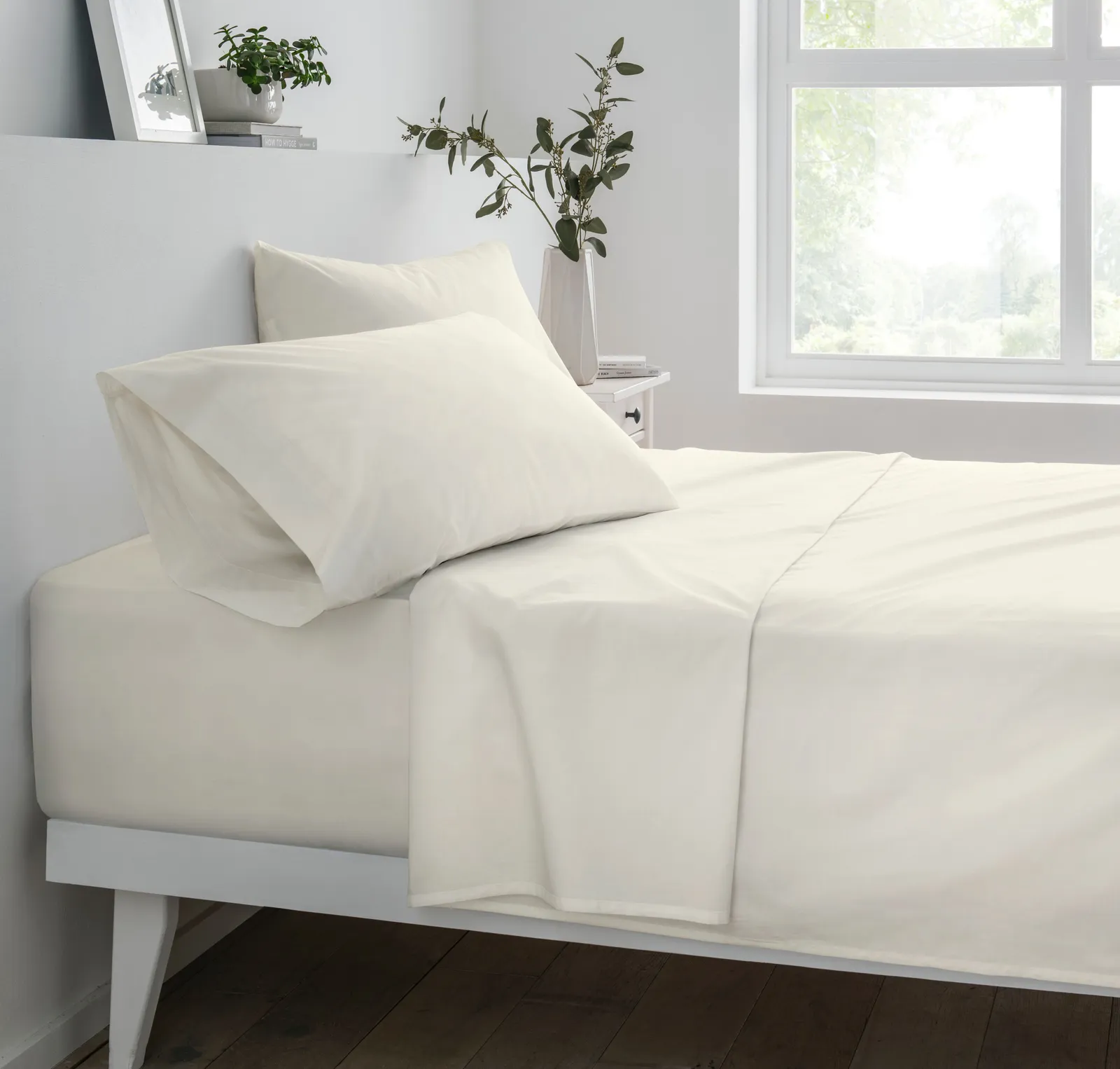 Smart Living Polycotton Bed Linen Luxury Fitted Bedsheet or Pillowcase Non Iron in Ivory