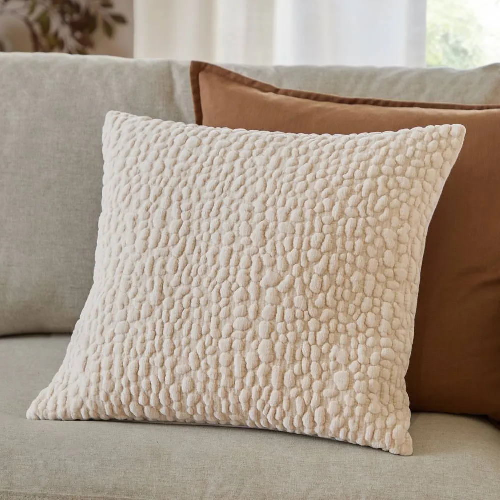 Yard Pebble Textured Chenille Cushion in Natural
