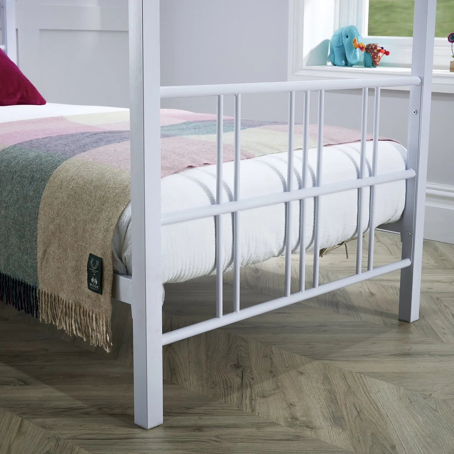 X Rocker Fern Four Poster Bed, Metal Bed Frame with LED Lighting in White 5
