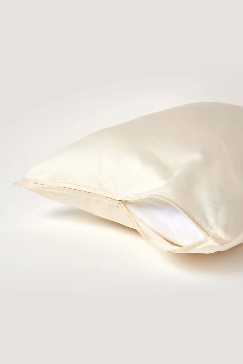Homescapes Sateen Cotton Continental Pillowcase 400 TC, 60 x 60 cm in Cream 3