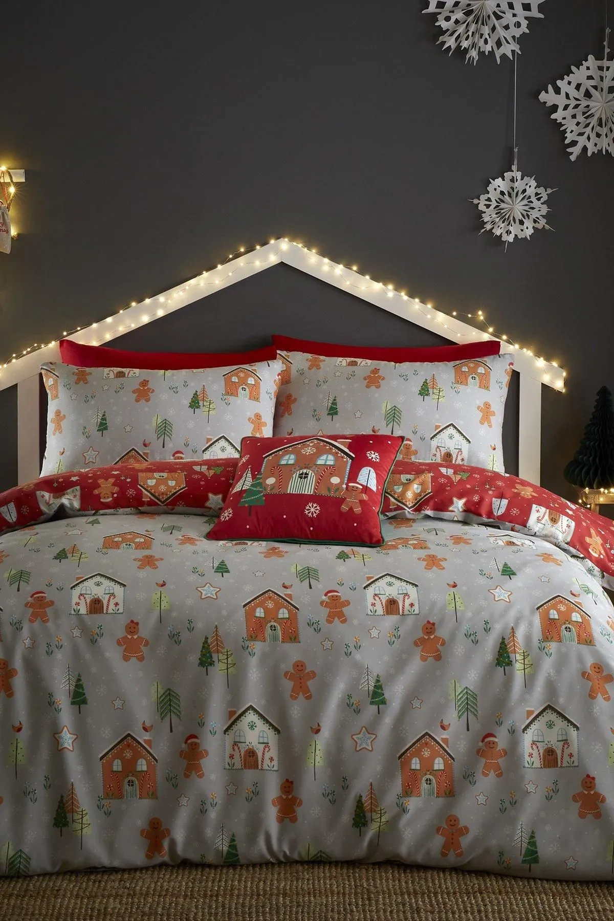 Bedlam 'Gingerbread House' Reversible Gingerbread Man Print Duvet Cover Set in Grey