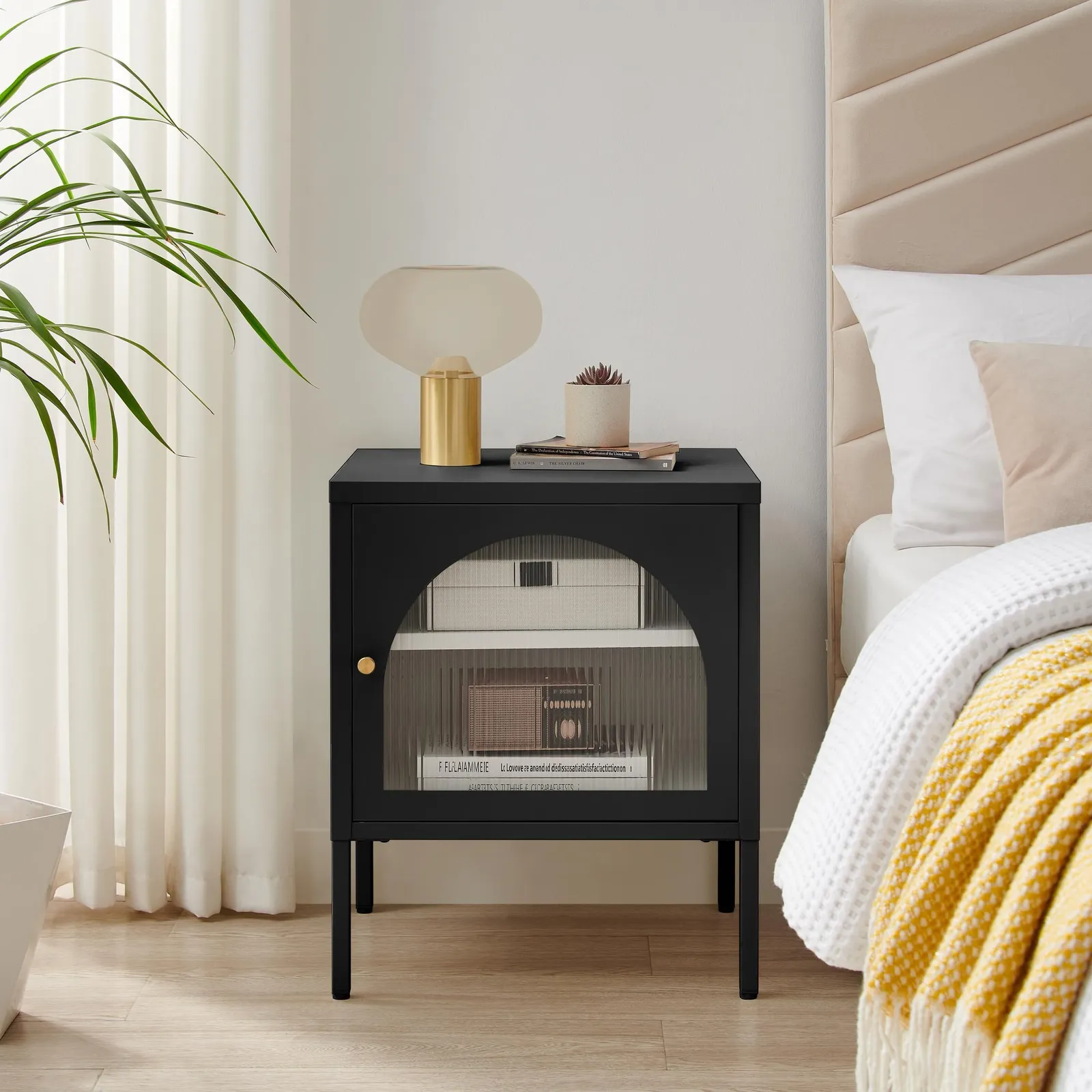 FurnitureboxUK Urbi Metal Bedside Cabinet With Shelf in Black 2