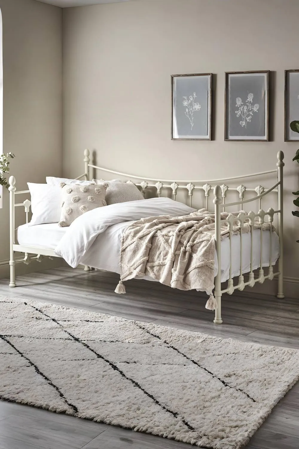 Julian Bowen Versailles Single Ivory Metal Daybed