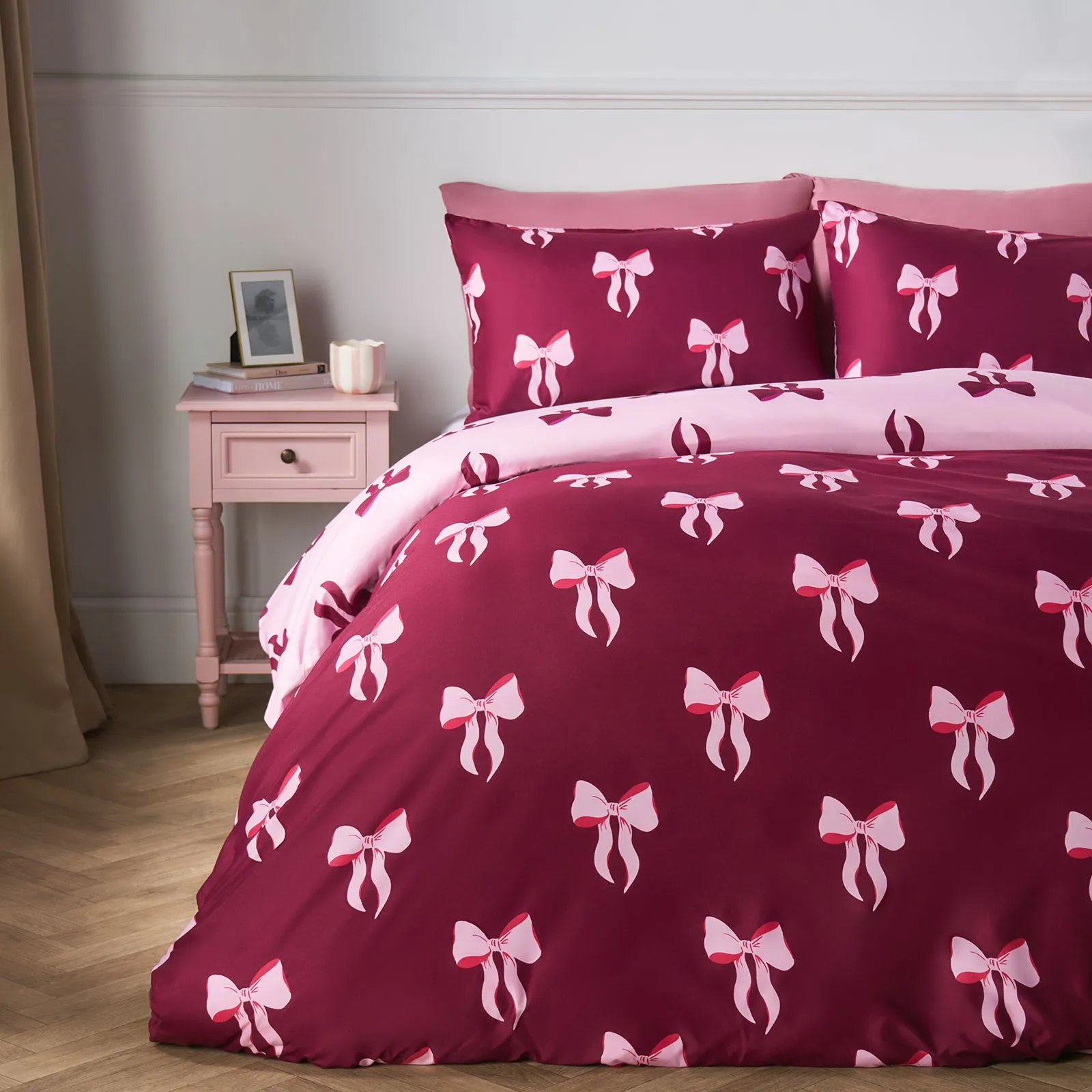 OHS Bows Microfibre Reversible Bedding Set Duvet Cover with Pillowcase in Burgundy