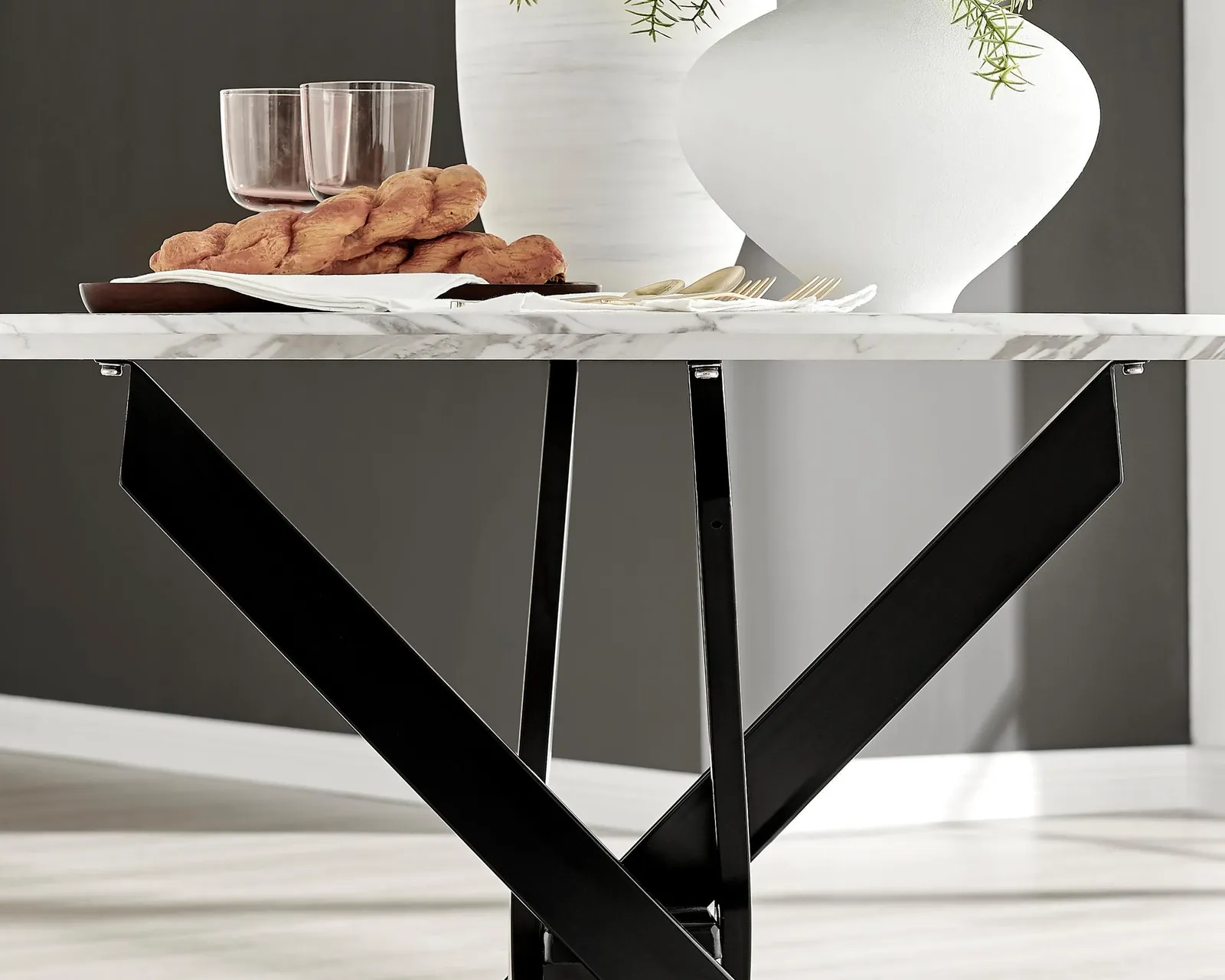 FurnitureboxUK Novara 100cm Round 4-Seater Dining Table With Black Metal Legs in Off-White 5