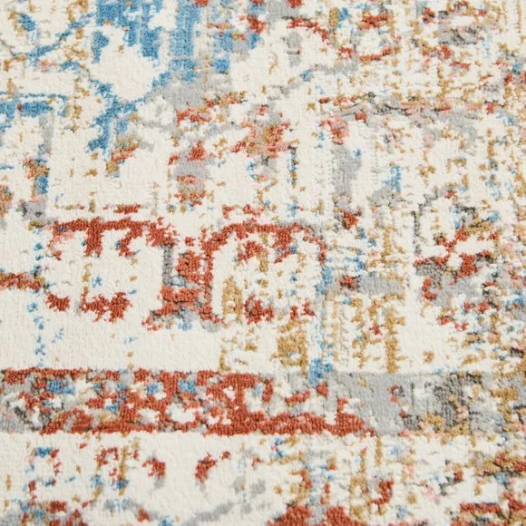 Distressed Look Traditional Rug 2