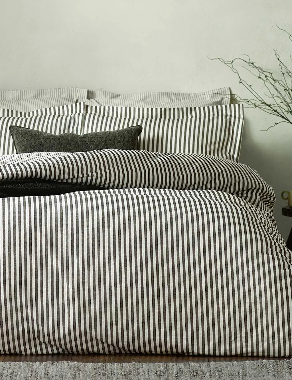 YARD Hebden Striped Cotton Reversible Bedding Set Black Mix